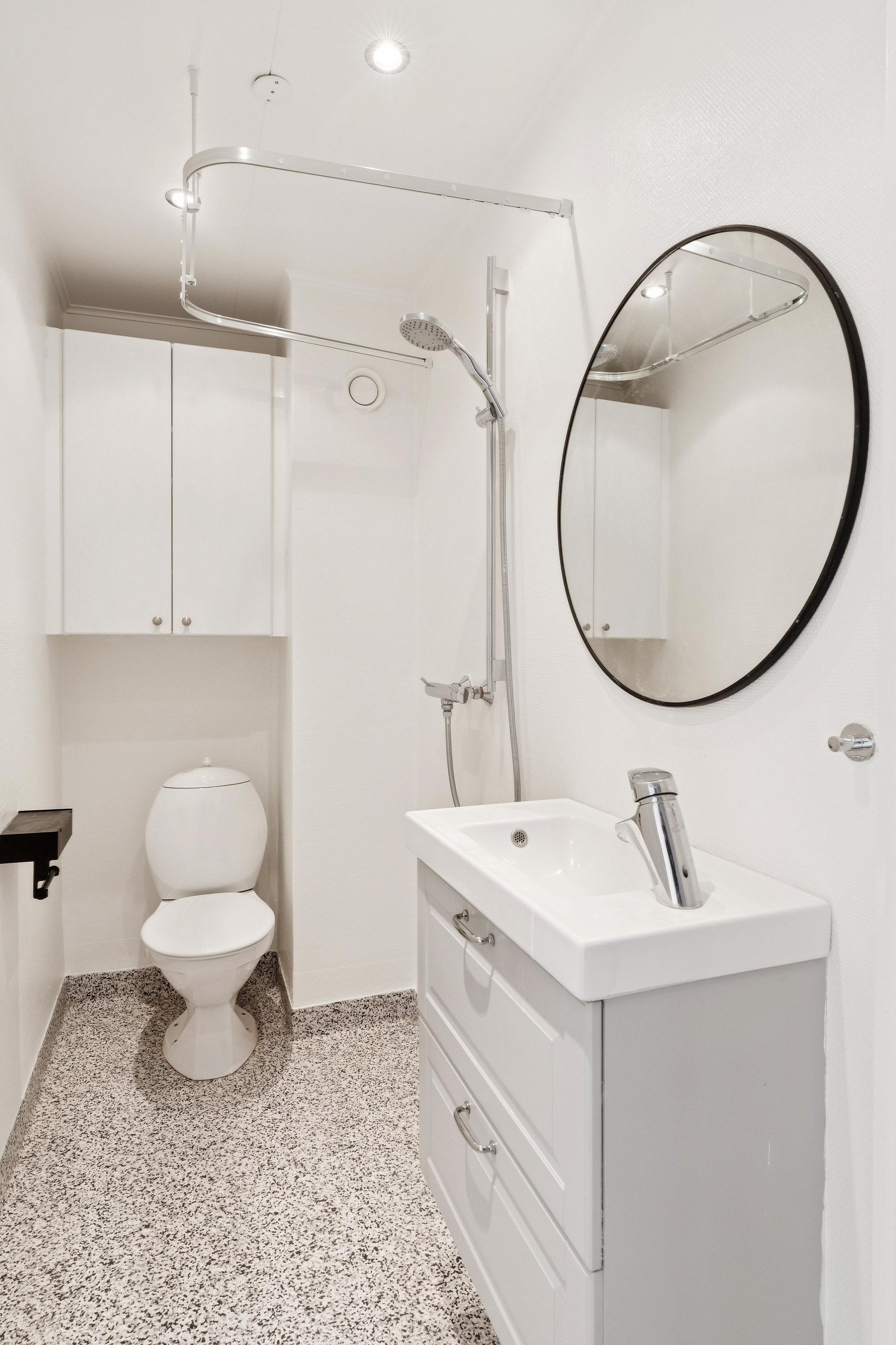 Fremhævet badeværelse billede i fuldskærmstilstand. Billede af Niels Ebbesens Gade 12A, st.. th., 9000 Aalborg