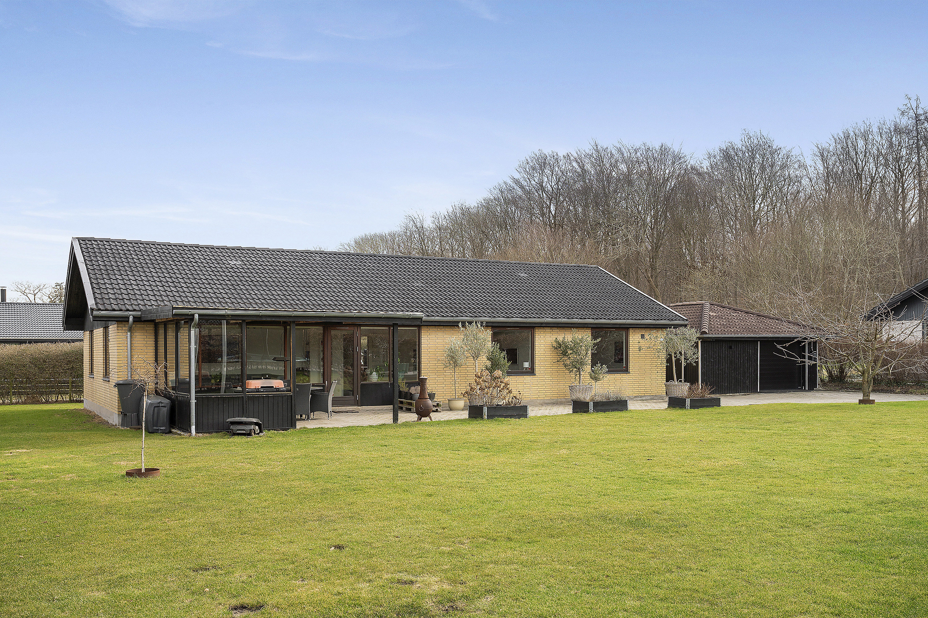 Fremhævet ejendommen billede i fuldskærmstilstand. Billede af Gøngesletten 21, Trørød, 2950 Vedbæk