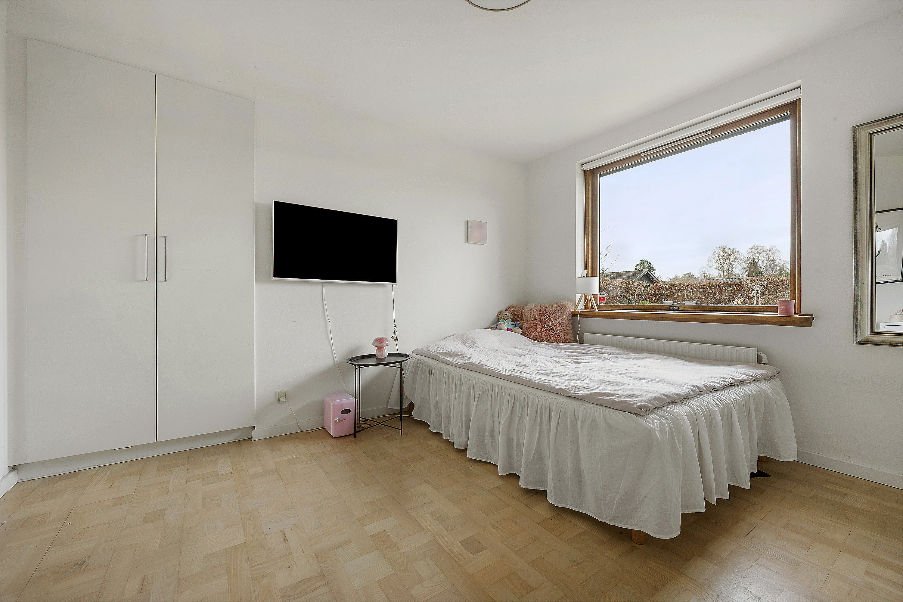 Fremhævet soveværelse billede i fuldskærmstilstand. Billede af Gøngesletten 21, Trørød, 2950 Vedbæk