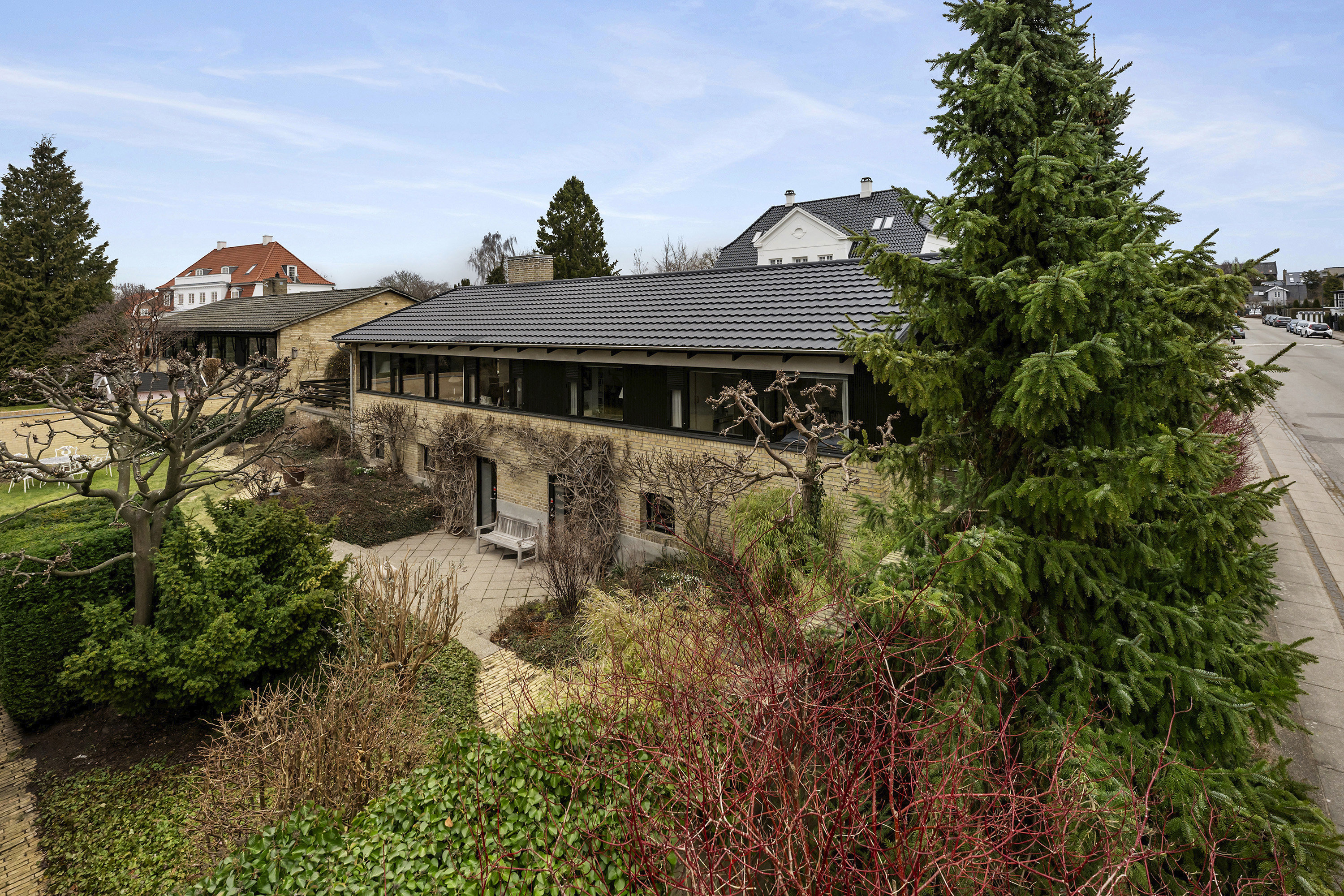 Fremhævet ejendommen billede i fuldskærmstilstand. Billede af Carl Baggers Alle 20, 2920 Charlottenlund