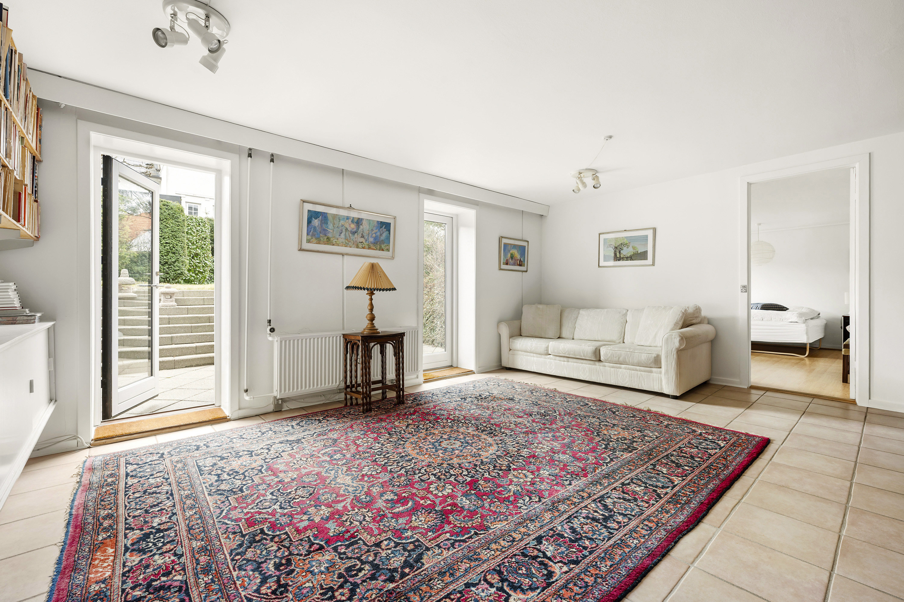 Fremhævet stue billede i fuldskærmstilstand. Billede af Carl Baggers Alle 20, 2920 Charlottenlund