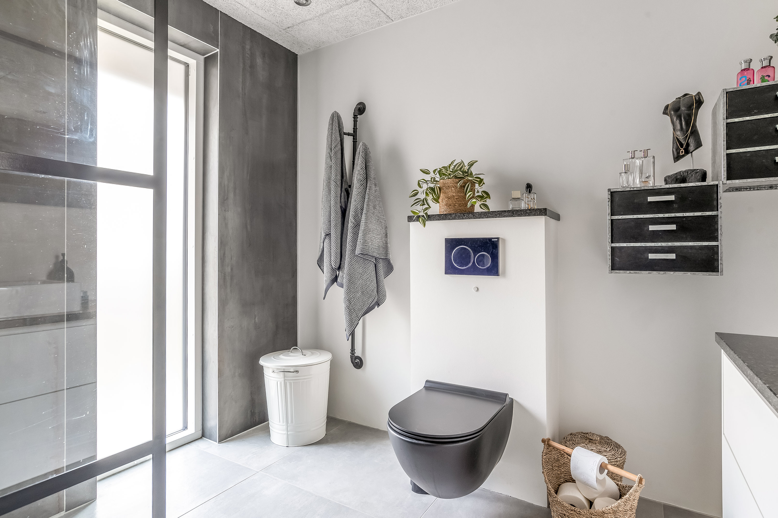 Fremhævet badeværelse billede i fuldskærmstilstand. Billede af Porsevej 14, 7500 Holstebro