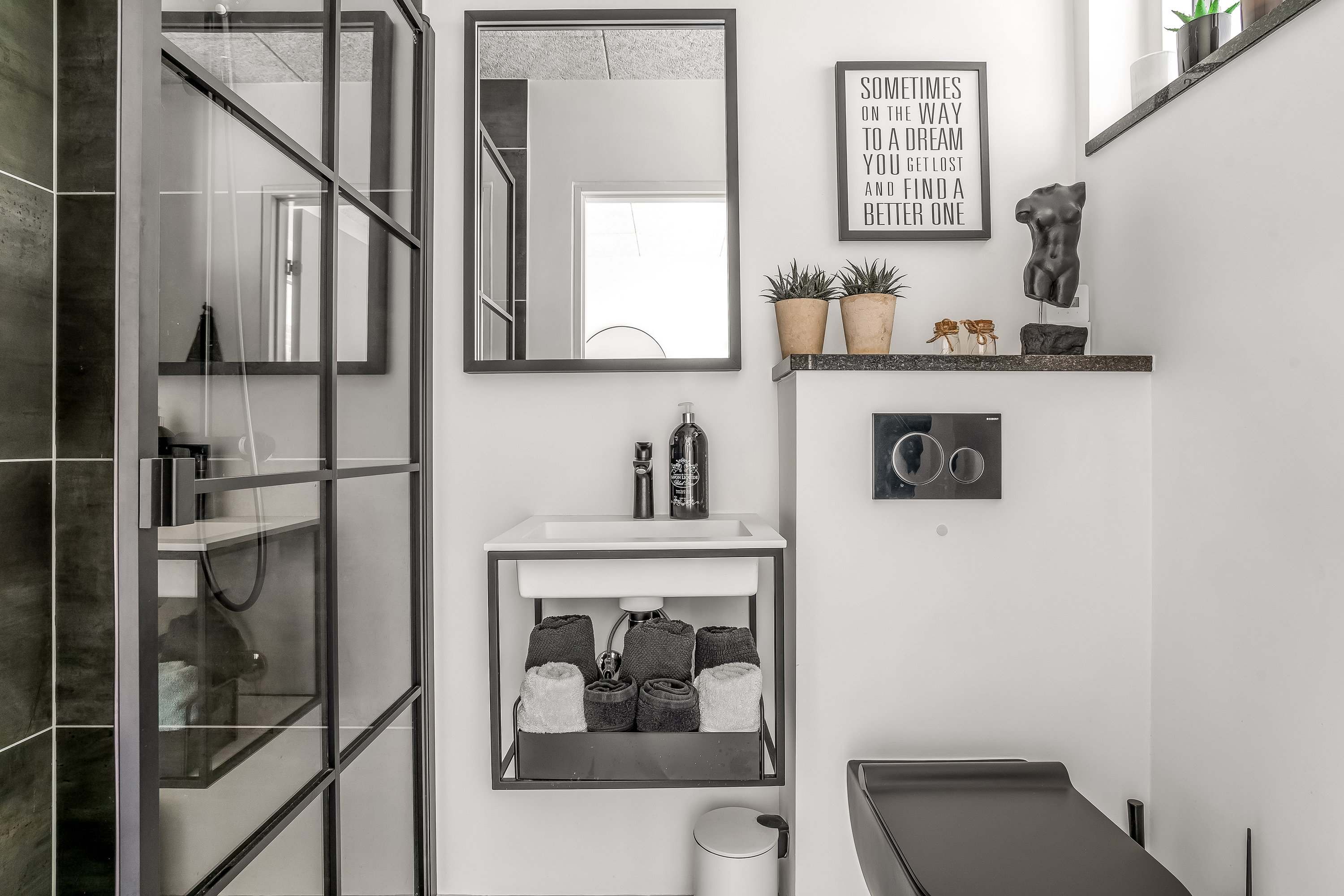 Fremhævet badeværelse billede i fuldskærmstilstand. Billede af Porsevej 14, 7500 Holstebro