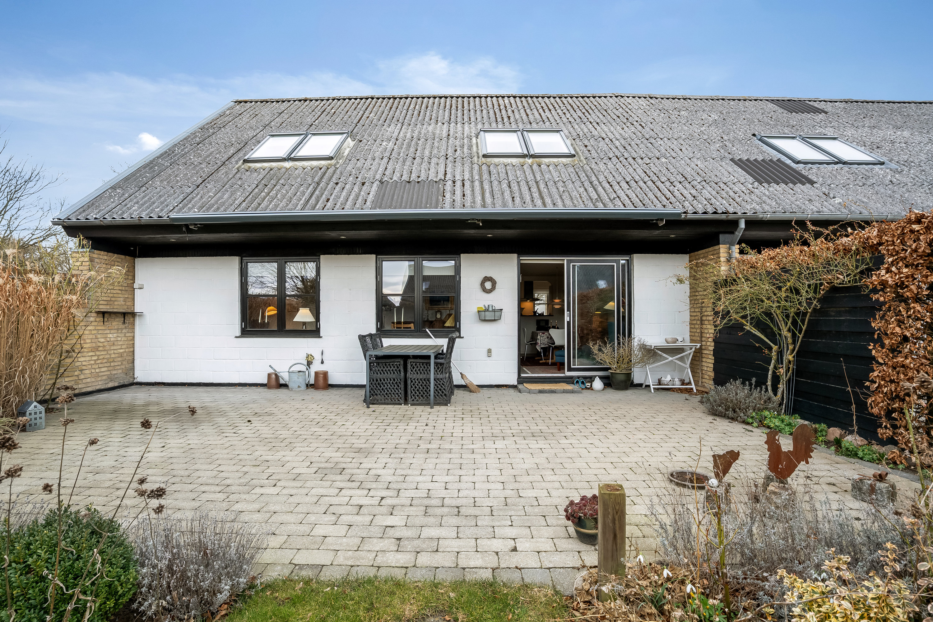 Fremhævet facade billede i fuldskærmstilstand. Billede af Bispevænget 30, 4930 Maribo