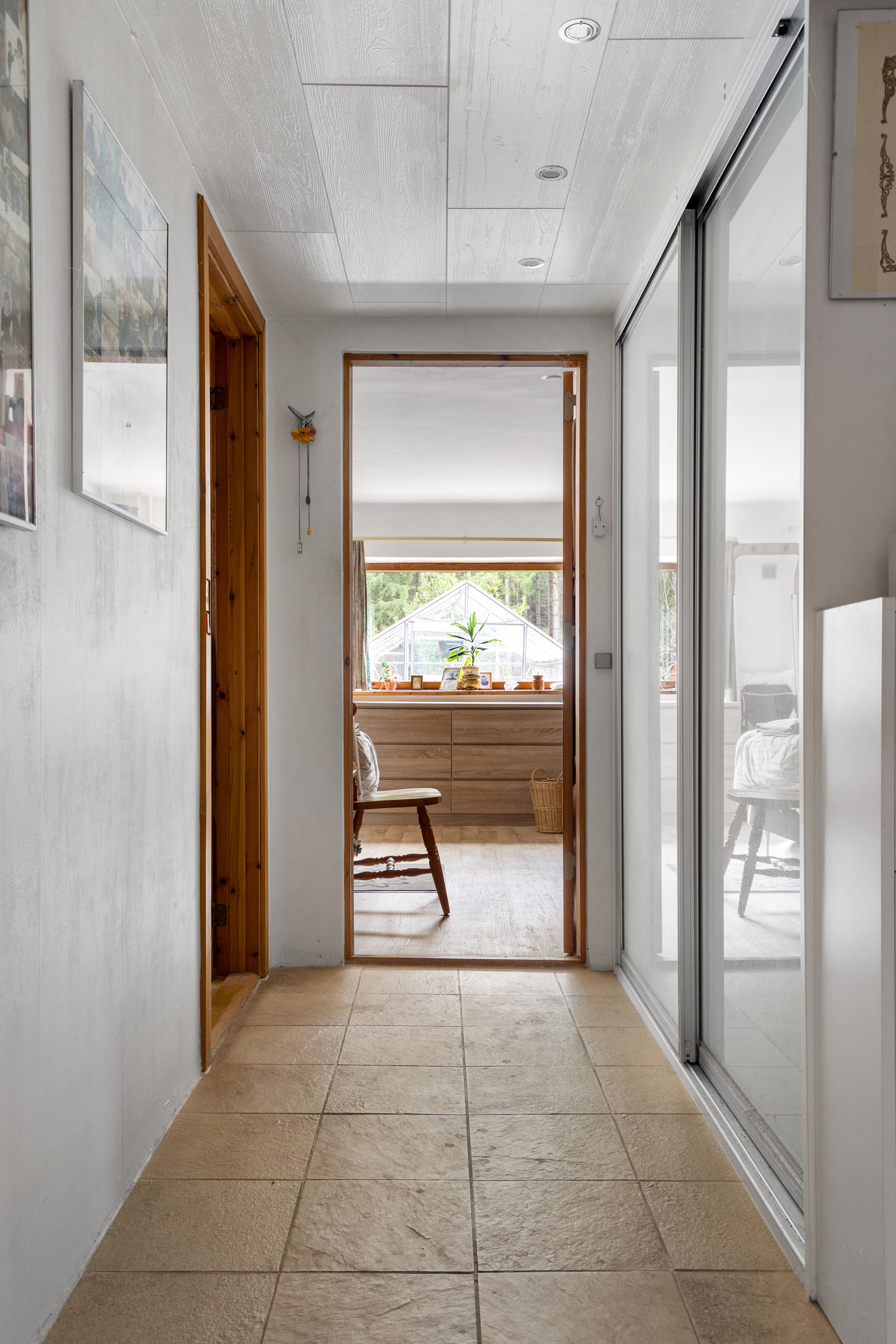 Fremhævet gang billede i fuldskærmstilstand. Billede af Lille Veksøvej 11, 3670 Veksø Sjælland