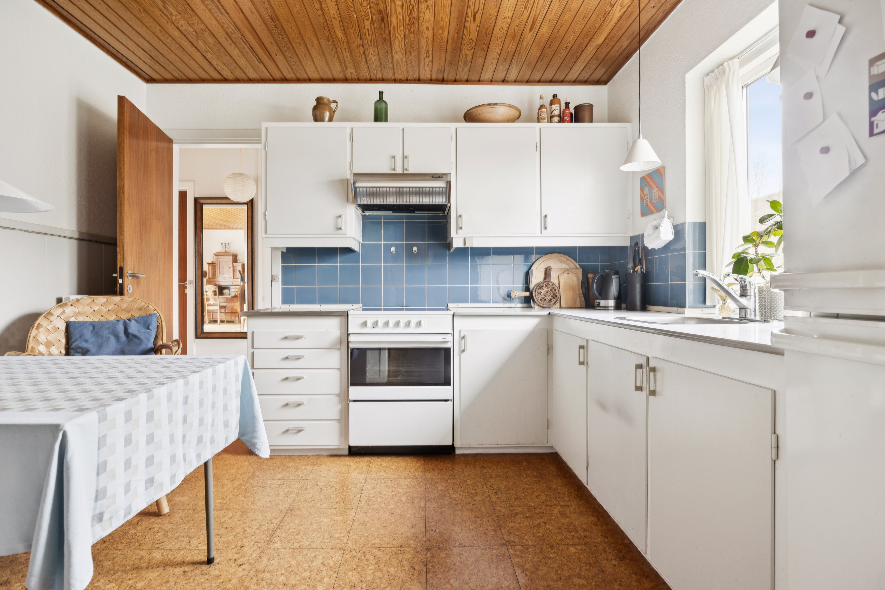 Fremhævet køkken billede i fuldskærmstilstand. Billede af Lindevang 7E, 9310 Vodskov