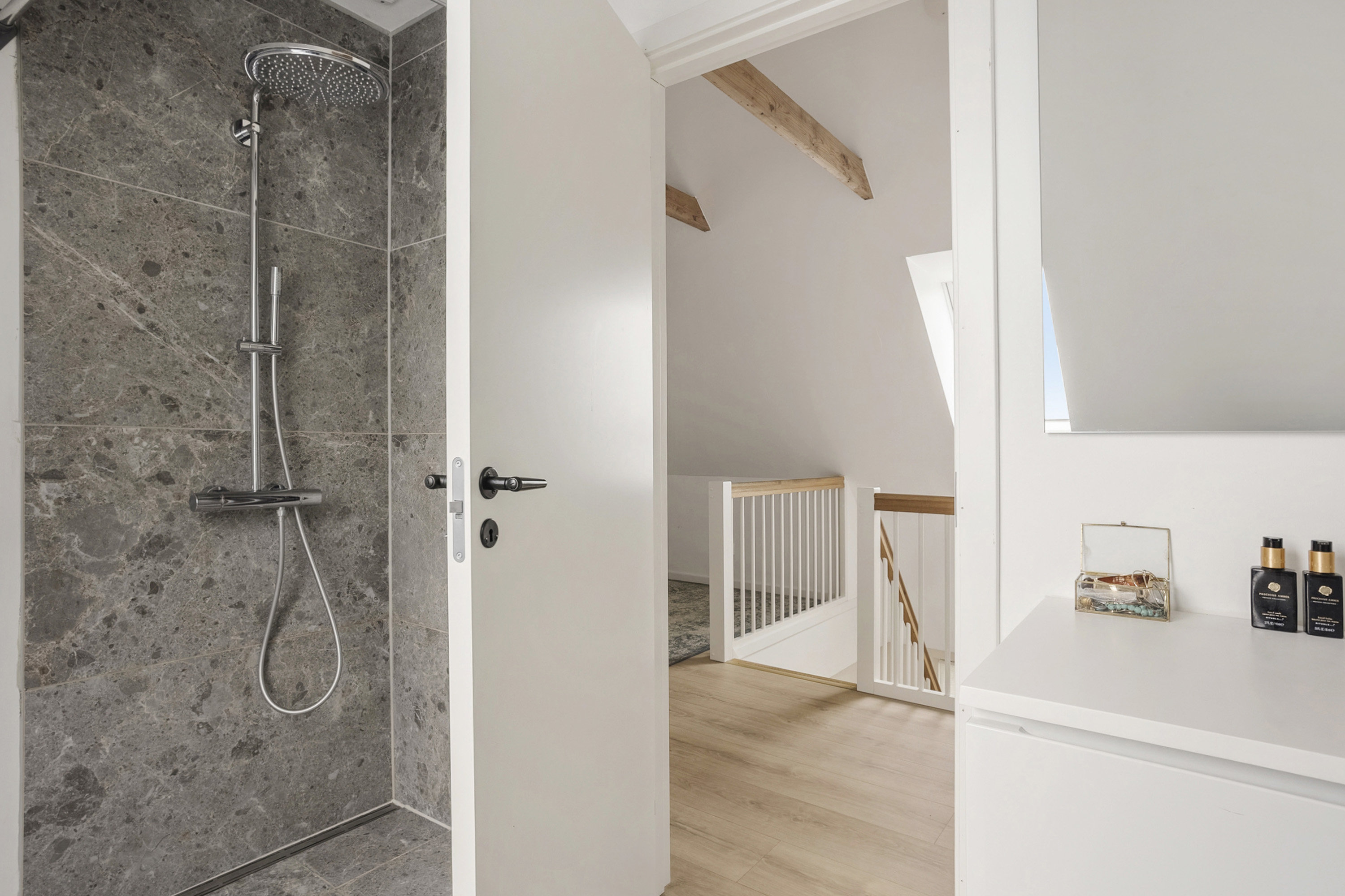 Fremhævet badeværelse billede i fuldskærmstilstand. Billede af Morbærvej 49, 6600 Vejen