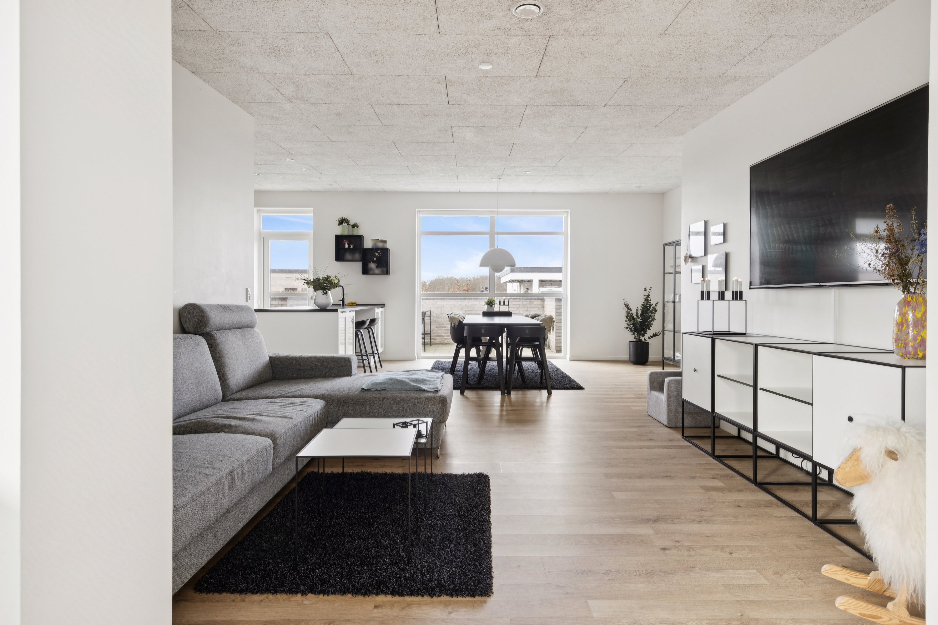 Fremhævet køkken billede i fuldskærmstilstand. Billede af Østermarken 219, 9320 Hjallerup