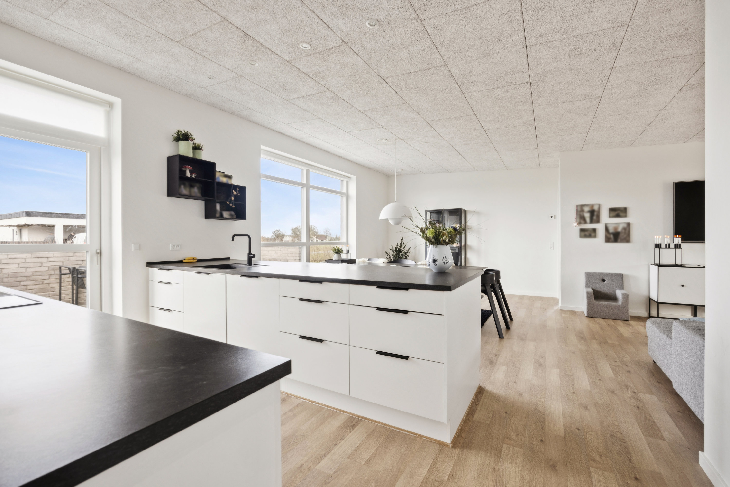 Fremhævet køkken billede i fuldskærmstilstand. Billede af Østermarken 219, 9320 Hjallerup