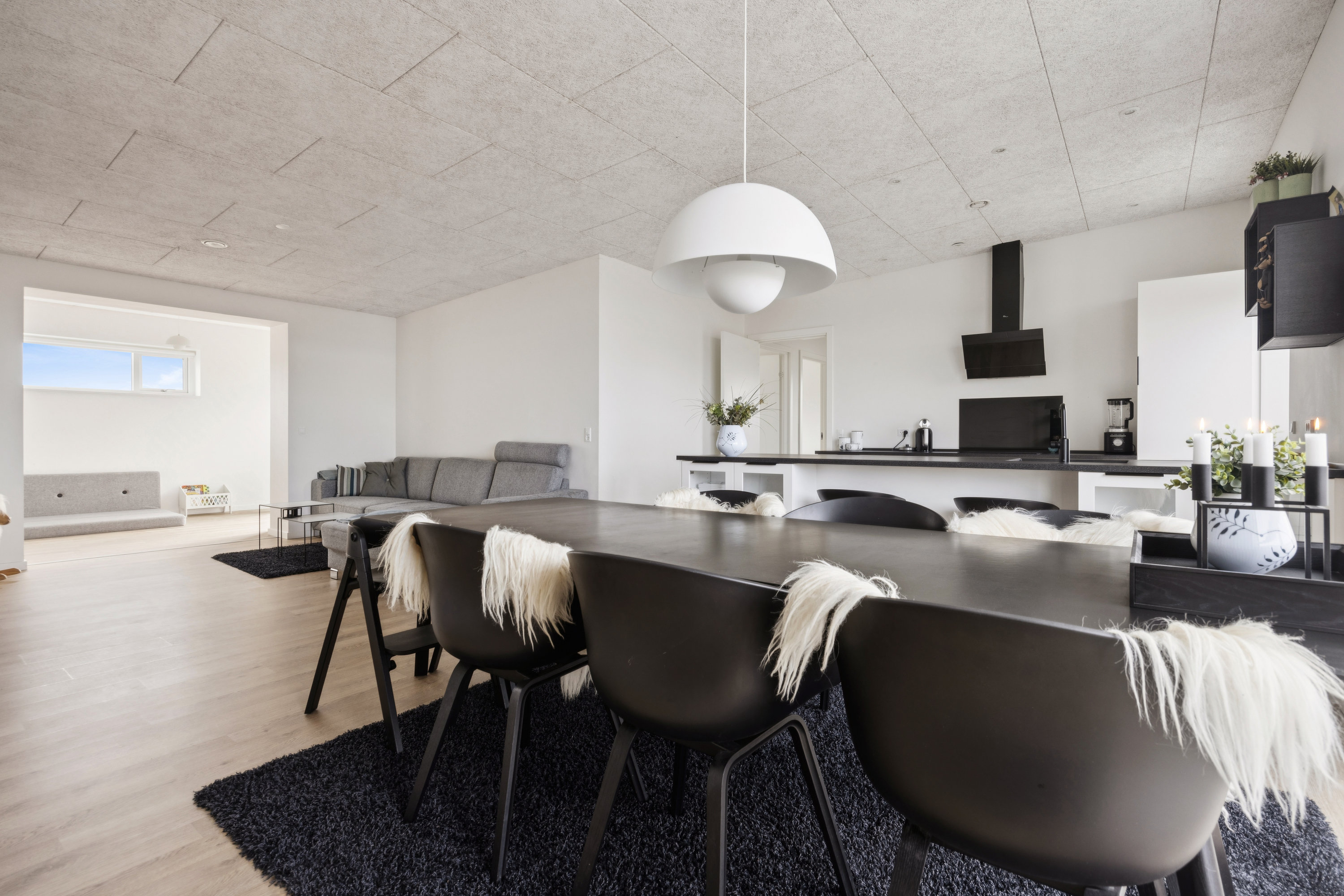 Fremhævet køkken billede i fuldskærmstilstand. Billede af Østermarken 219, 9320 Hjallerup