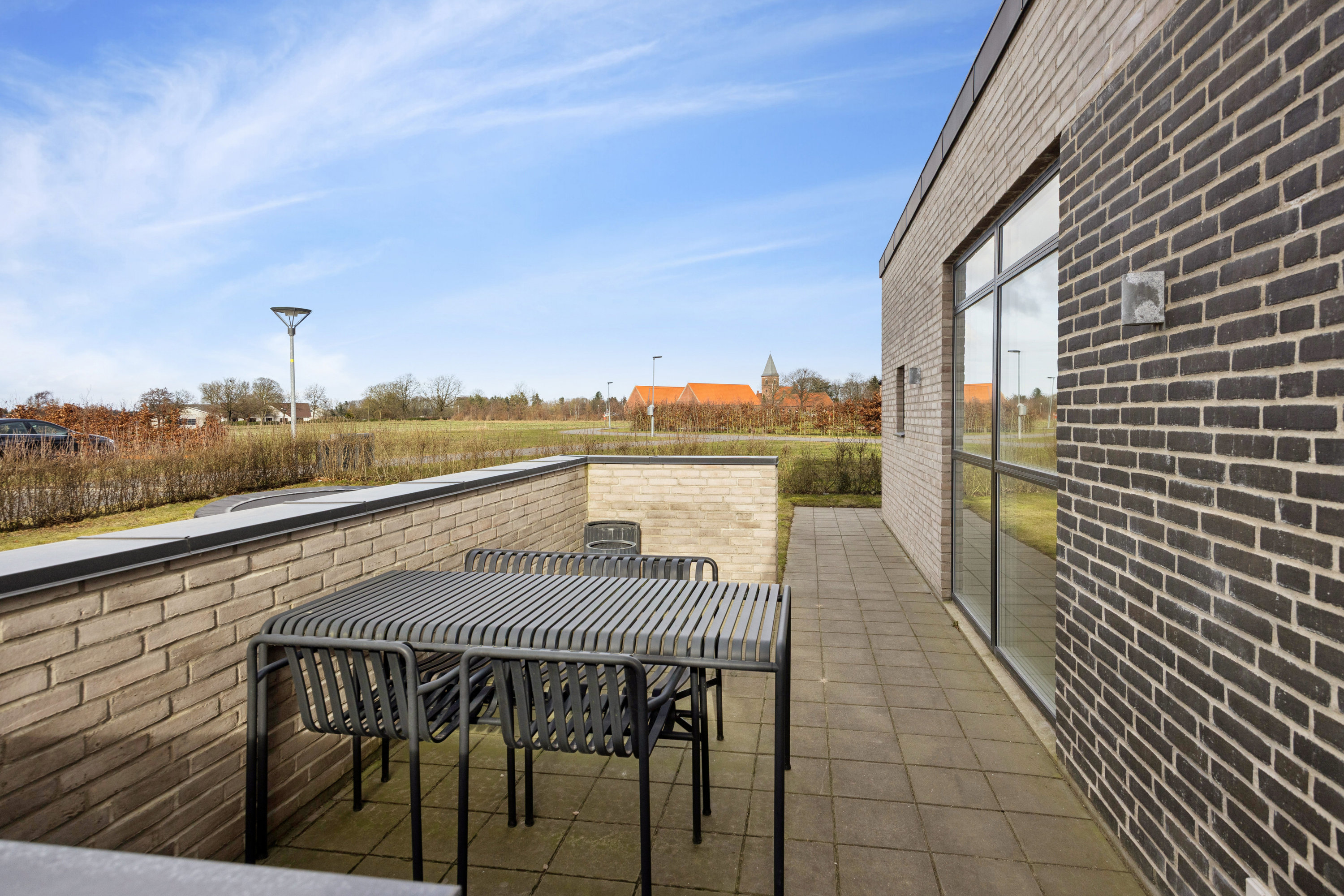 Fremhævet terrasse billede i fuldskærmstilstand. Billede af Østermarken 219, 9320 Hjallerup