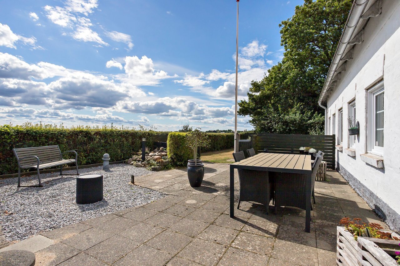 Fremhævet set fra haven billede i fuldskærmstilstand. Billede af Åbenråvej 139, Uge, 6360 Tinglev