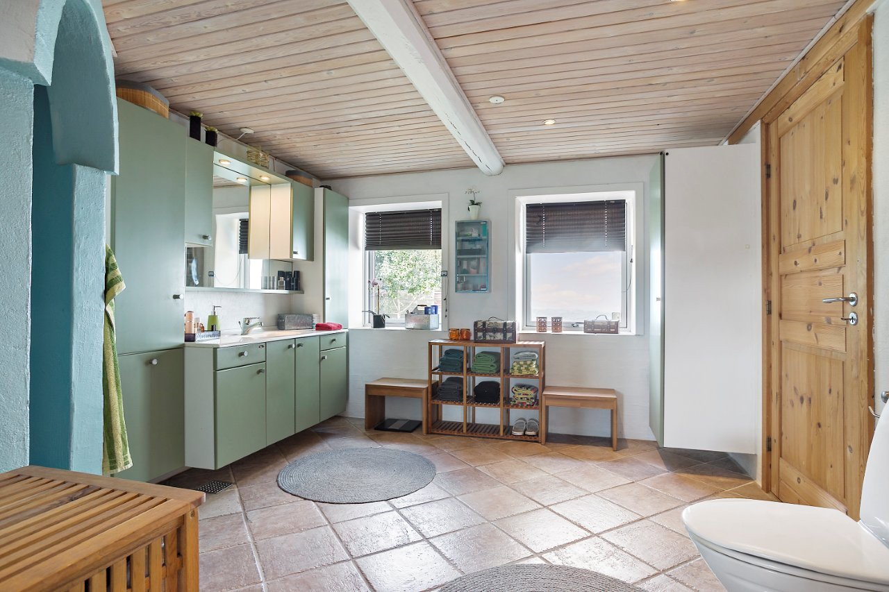 Fremhævet badeværelse billede i fuldskærmstilstand. Billede af Åbenråvej 139, Uge, 6360 Tinglev