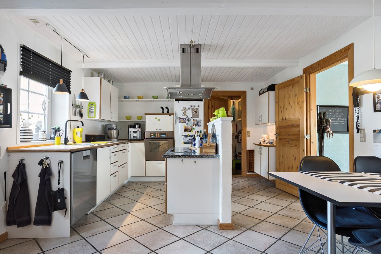 Fremhævet køkken billede i fuldskærmstilstand. Billede af Åbenråvej 139, Uge, 6360 Tinglev