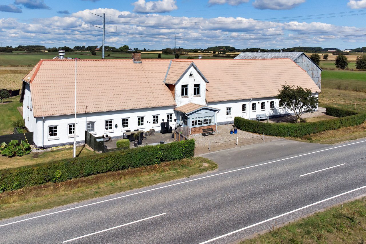 Fremhævet set fra vejen billede i fuldskærmstilstand. Billede af Åbenråvej 139, Uge, 6360 Tinglev