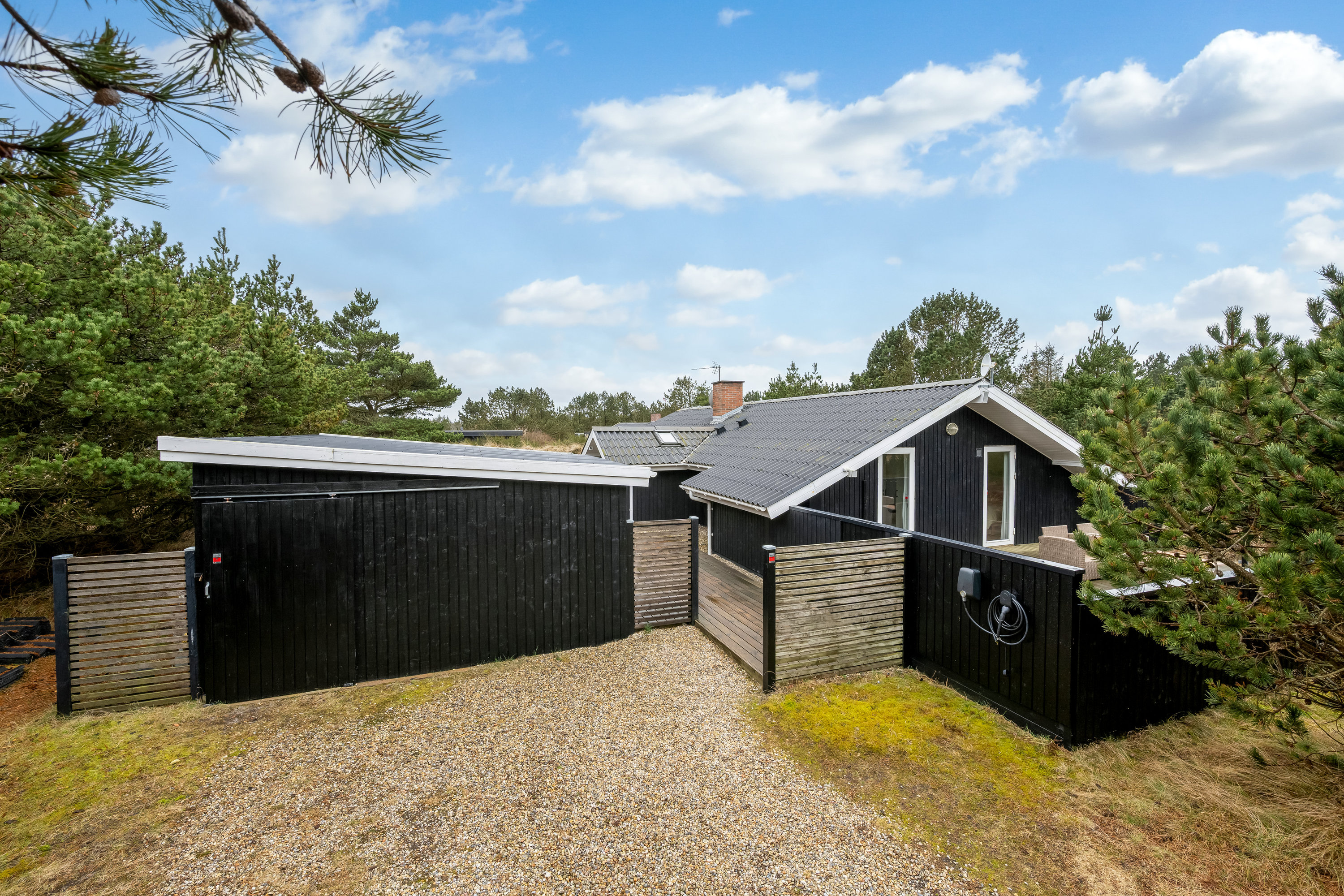 Fremhævet andet billede i fuldskærmstilstand. Billede af Bjerregårdsvej 112, Bjerregaard, 6960 Hvide Sande