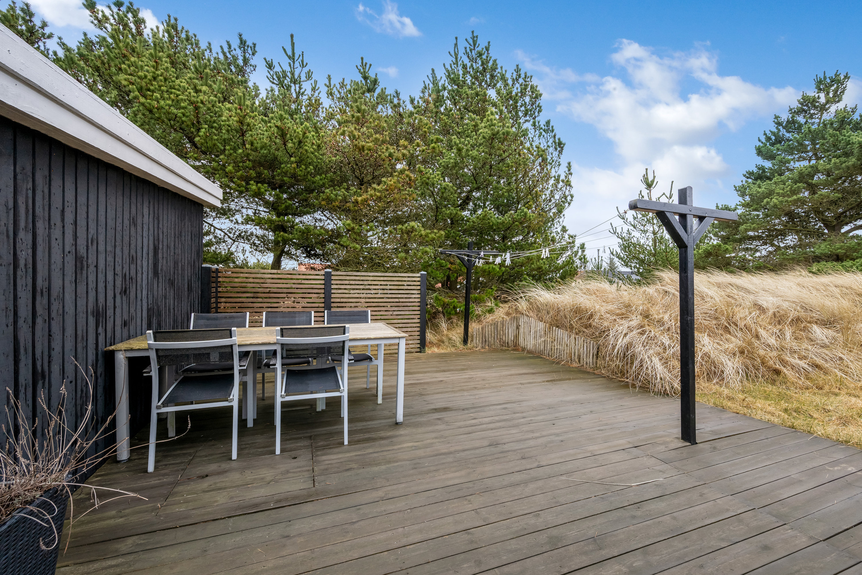 Fremhævet terrasse billede i fuldskærmstilstand. Billede af Bjerregårdsvej 112, Bjerregaard, 6960 Hvide Sande
