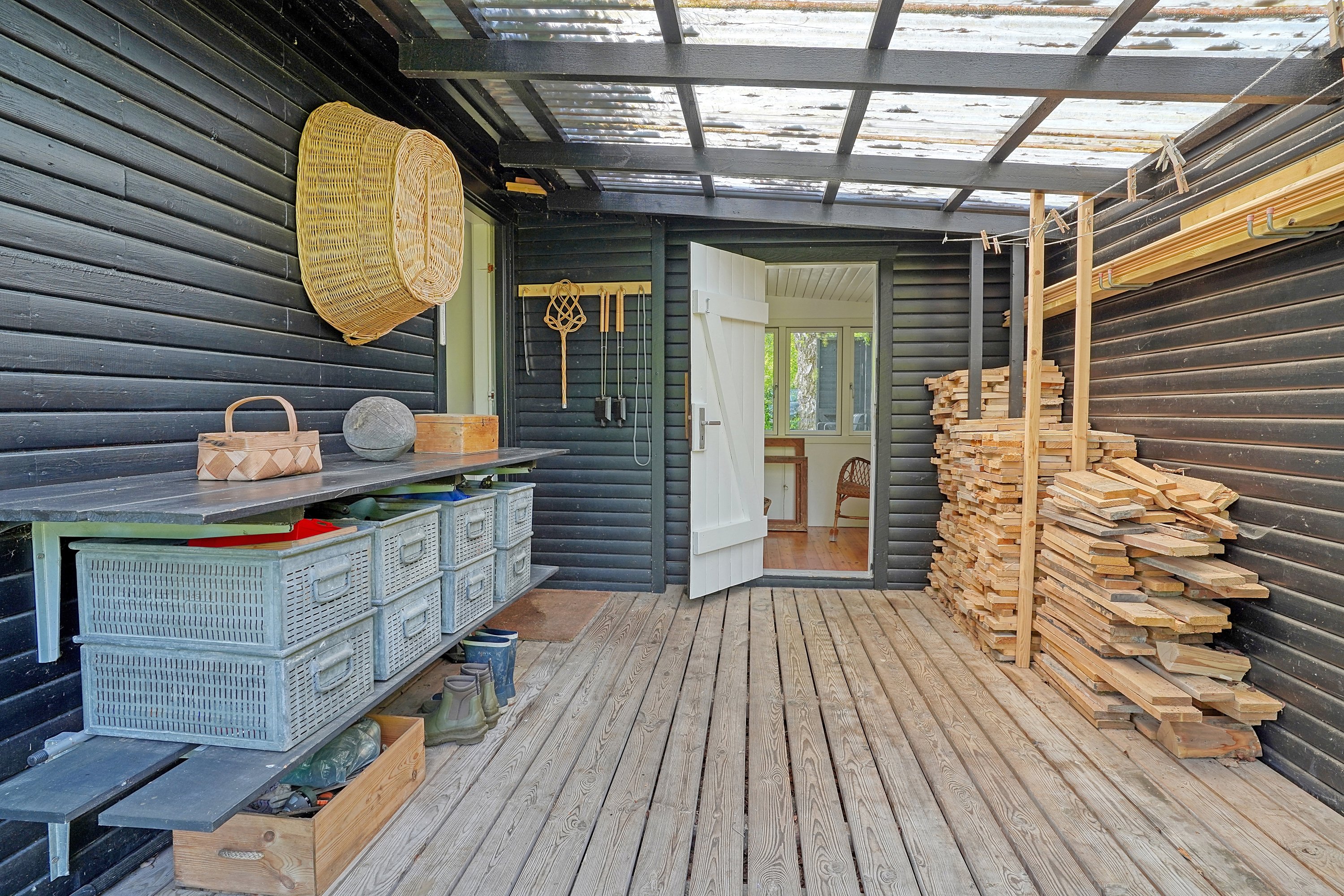 Fremhævet terrasse billede i fuldskærmstilstand. Billede af Gl Havreholmvej 18, 3100 Hornbæk