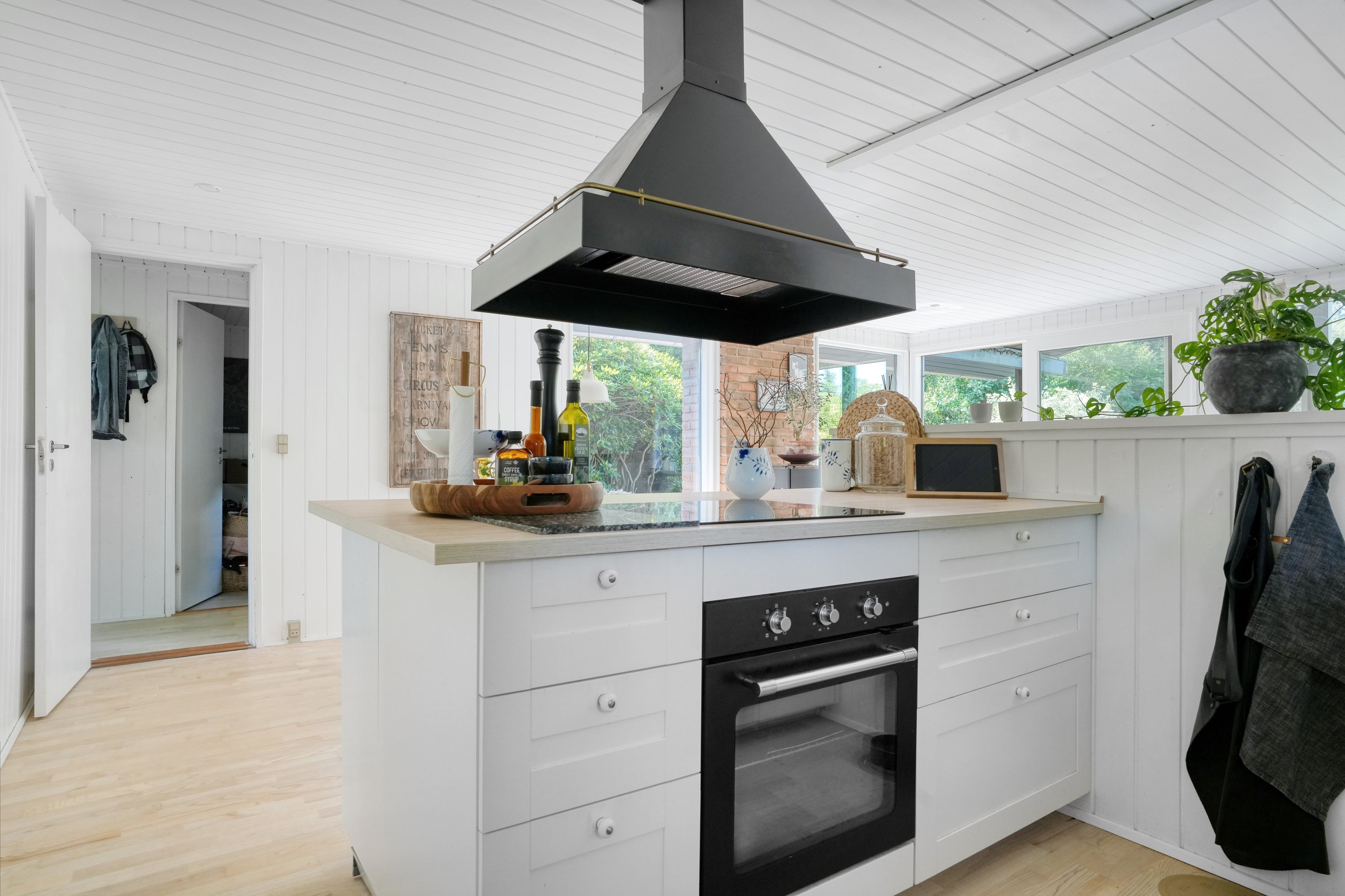 Fremhævet køkken billede i fuldskærmstilstand. Billede af Ledgårdsvej 12, 3100 Hornbæk