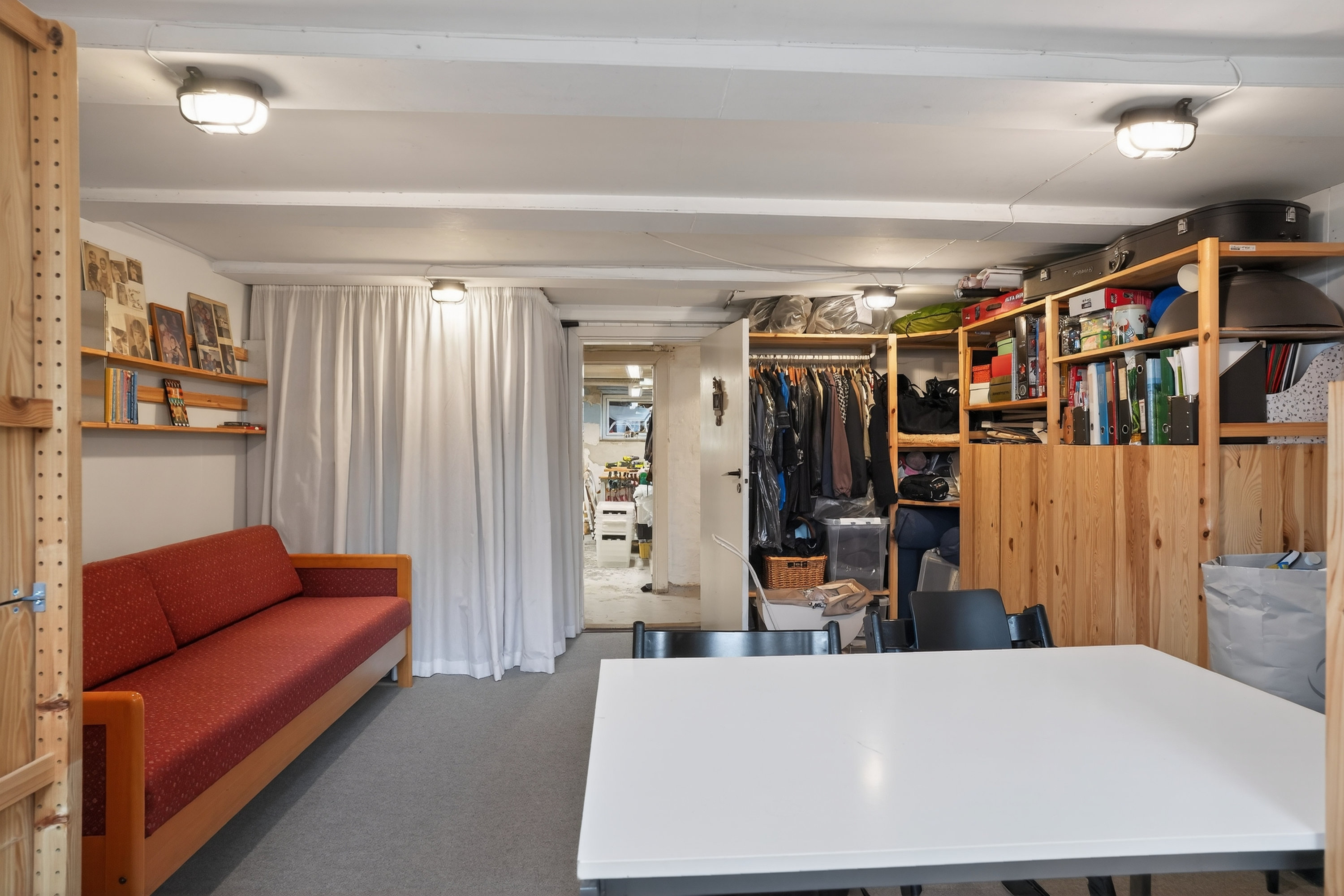 Fremhævet kælder billede i fuldskærmstilstand. Billede af Vangedevej 207A, 1. + 2., 2870 Dyssegård