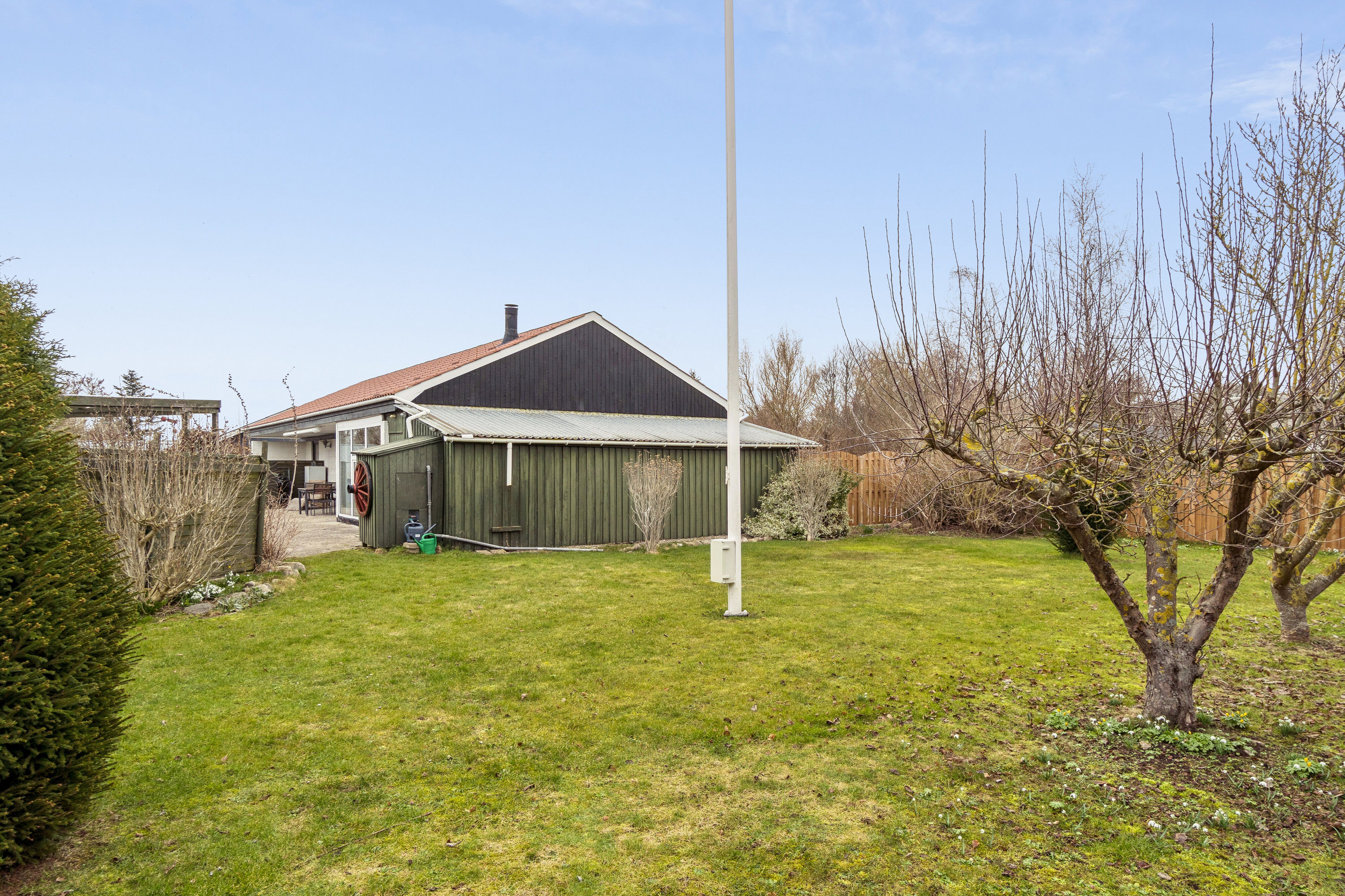 Fremhævet set fra haven billede i fuldskærmstilstand. Billede af Orhøjvej 10, Næsby Strand, 4200 Slagelse