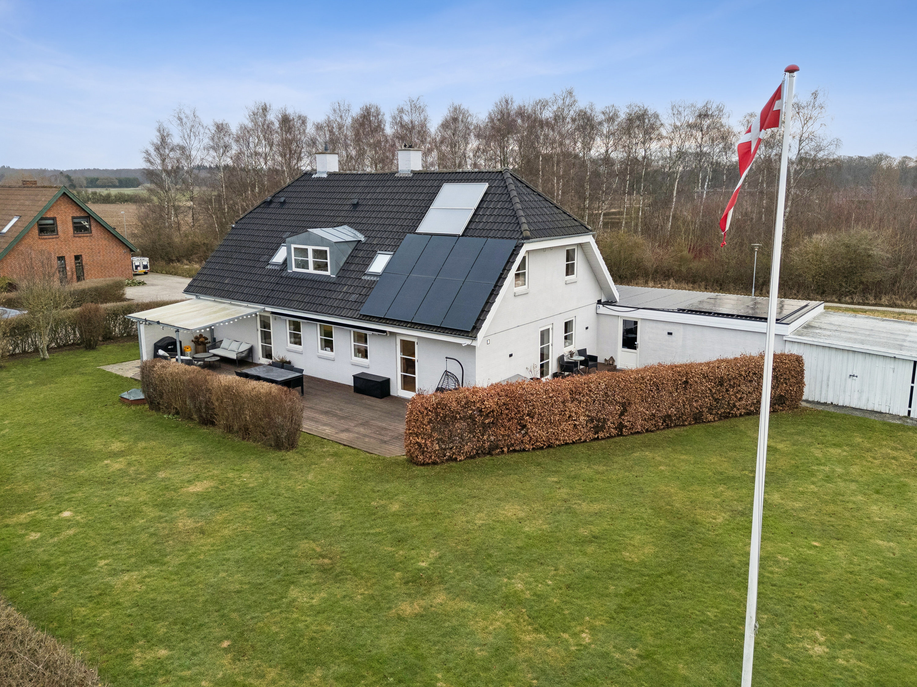 Fremhævet set fra haven billede i fuldskærmstilstand. Billede af Egebjergvej 104, Sørbymagle, 4200 Slagelse