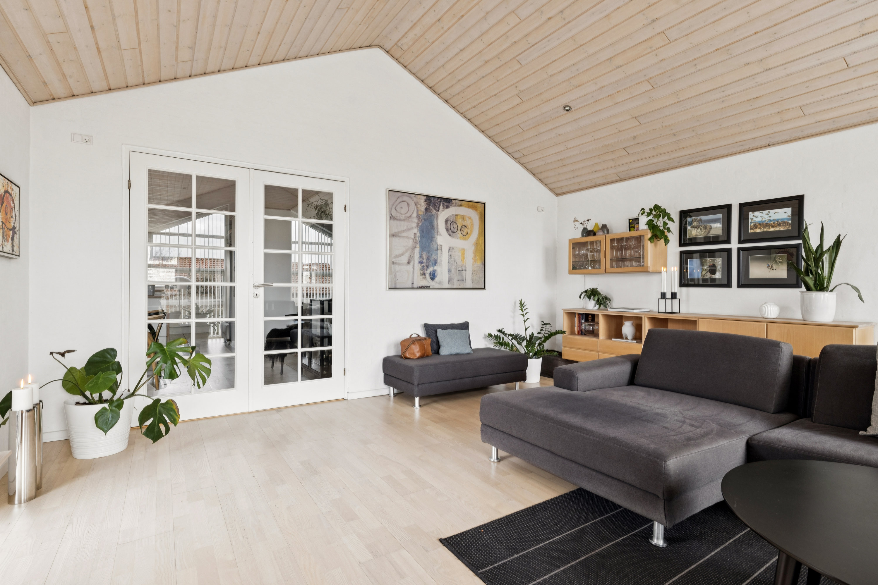 Fremhævet stue billede i fuldskærmstilstand. Billede af Vagtelvej 1, 8660 Skanderborg