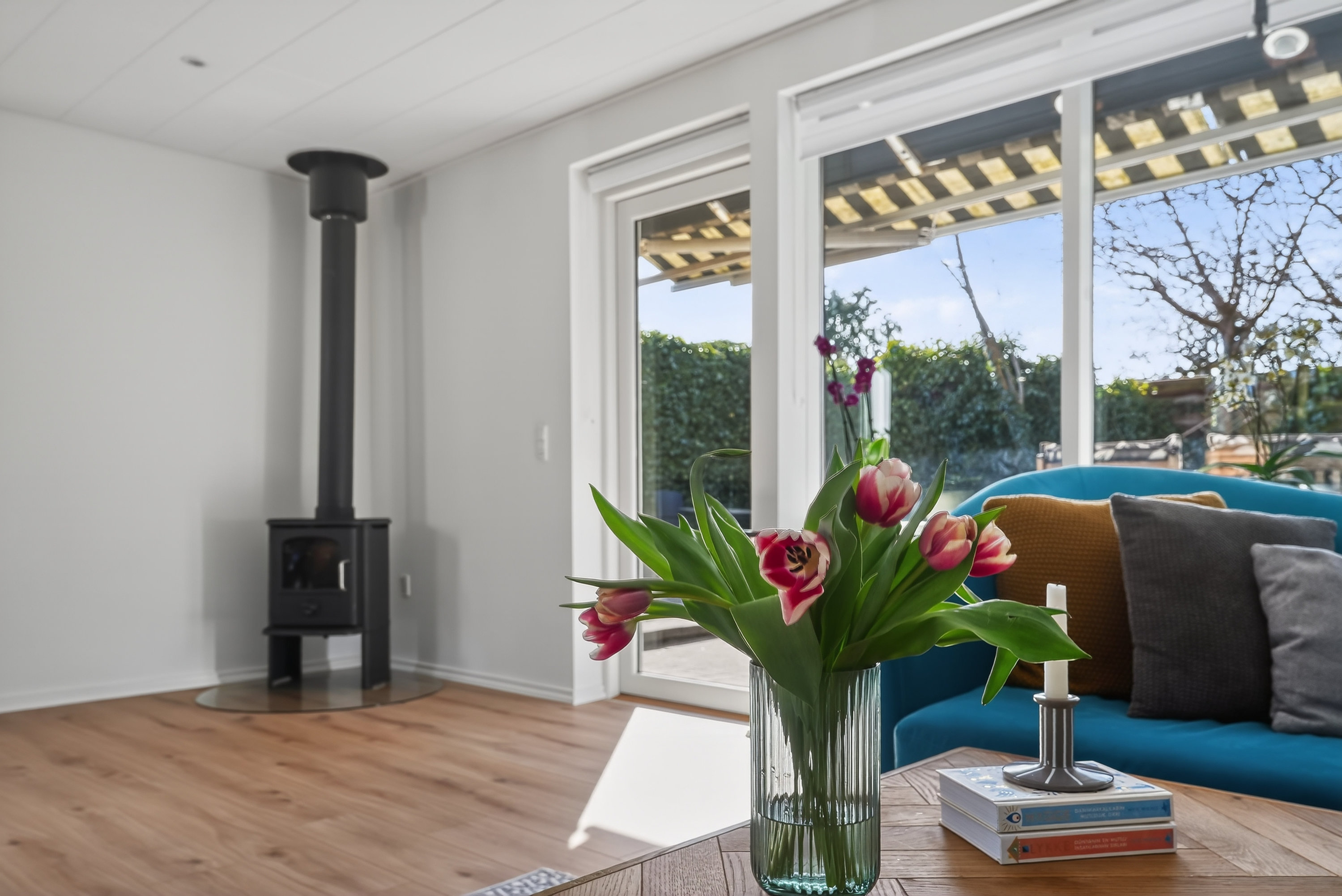 Fremhævet stue billede i fuldskærmstilstand. Billede af Skovvænget 2, 3480 Fredensborg