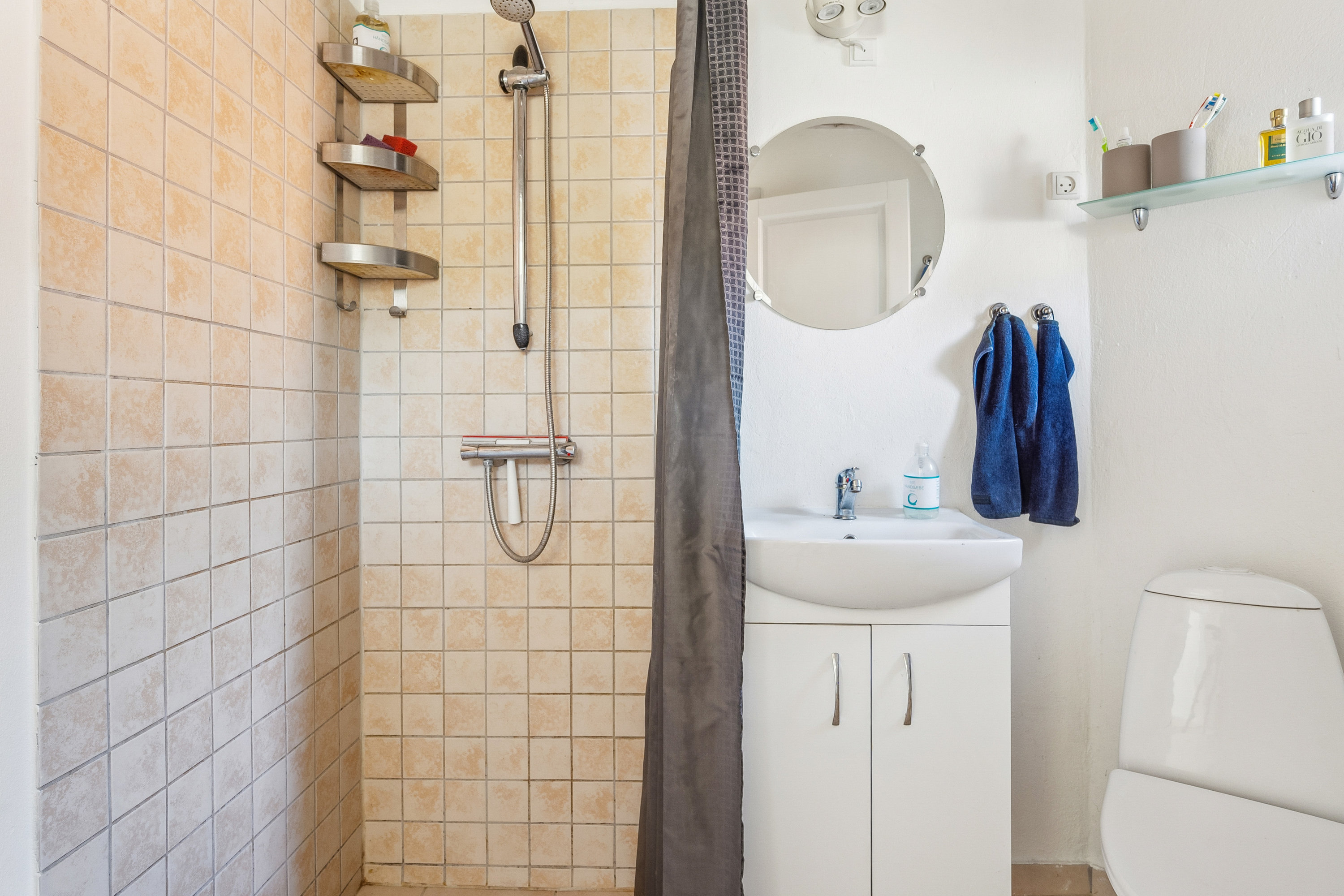 Fremhævet badeværelse billede i fuldskærmstilstand. Billede af Bistrupvej 12, 9800 Hjørring