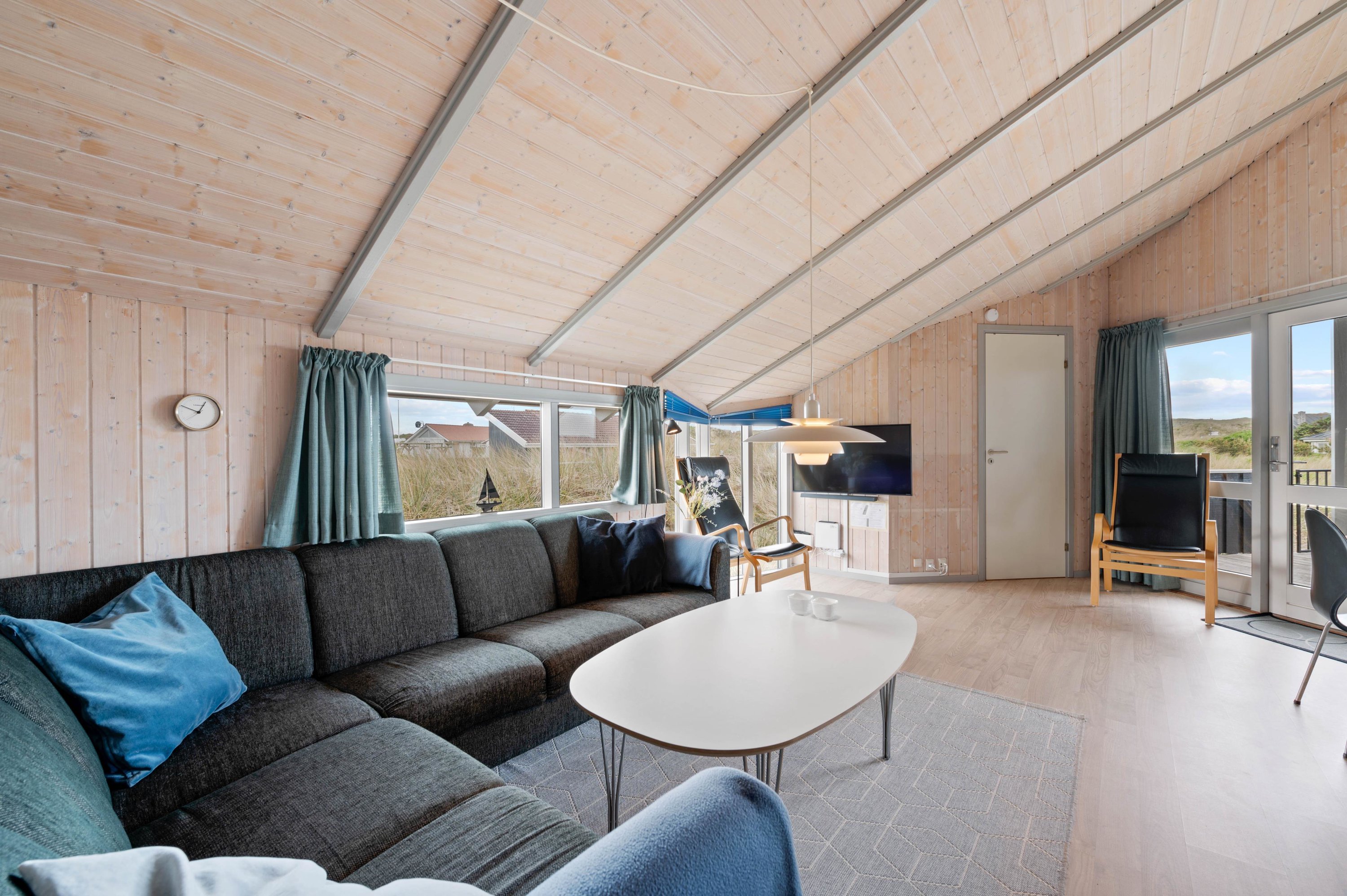 Fremhævet stue billede i fuldskærmstilstand. Billede af Bjerregårdsvej 337, Bjerregaard, 6960 Hvide Sande