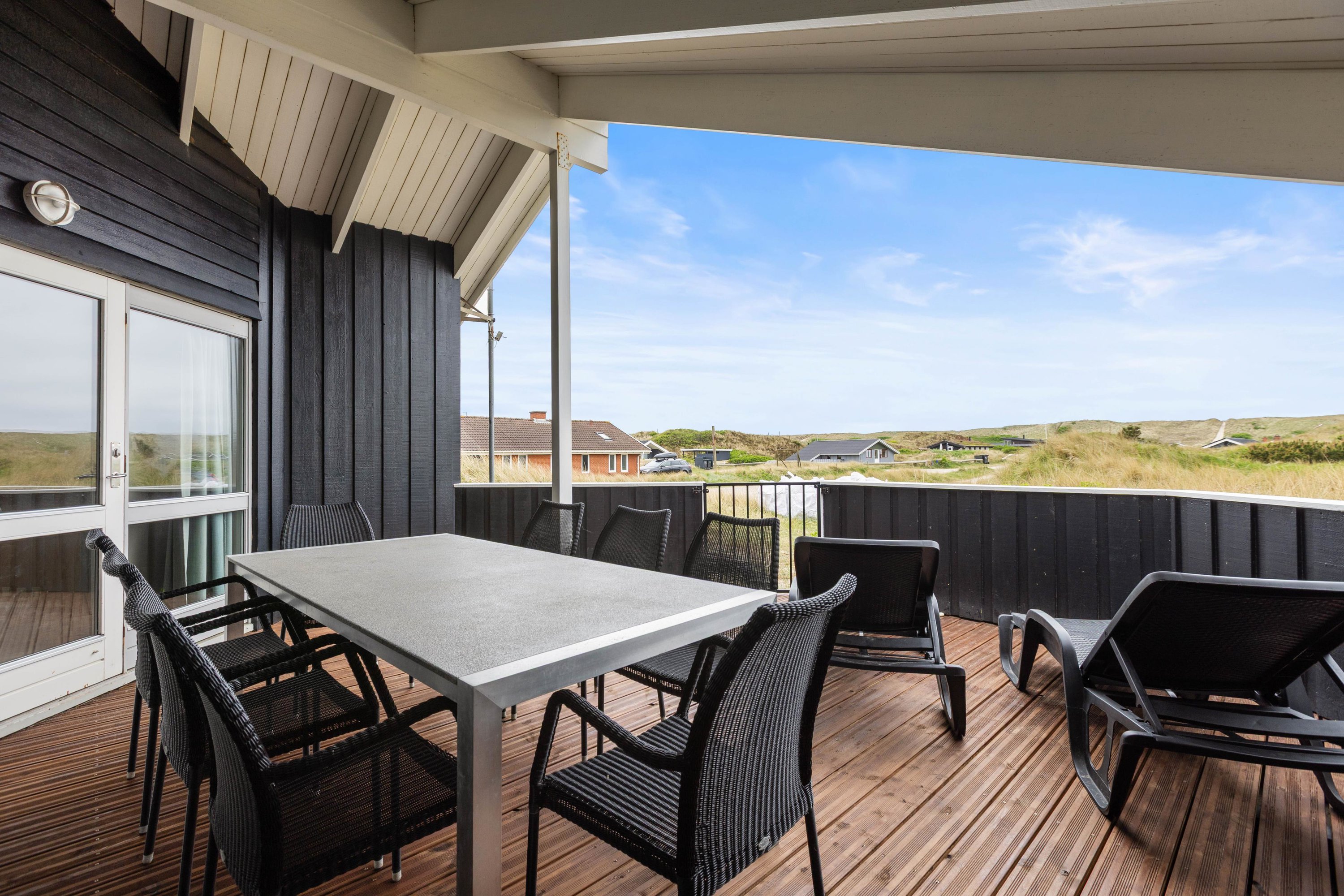 Fremhævet terrase billede i fuldskærmstilstand. Billede af Bjerregårdsvej 337, Bjerregaard, 6960 Hvide Sande