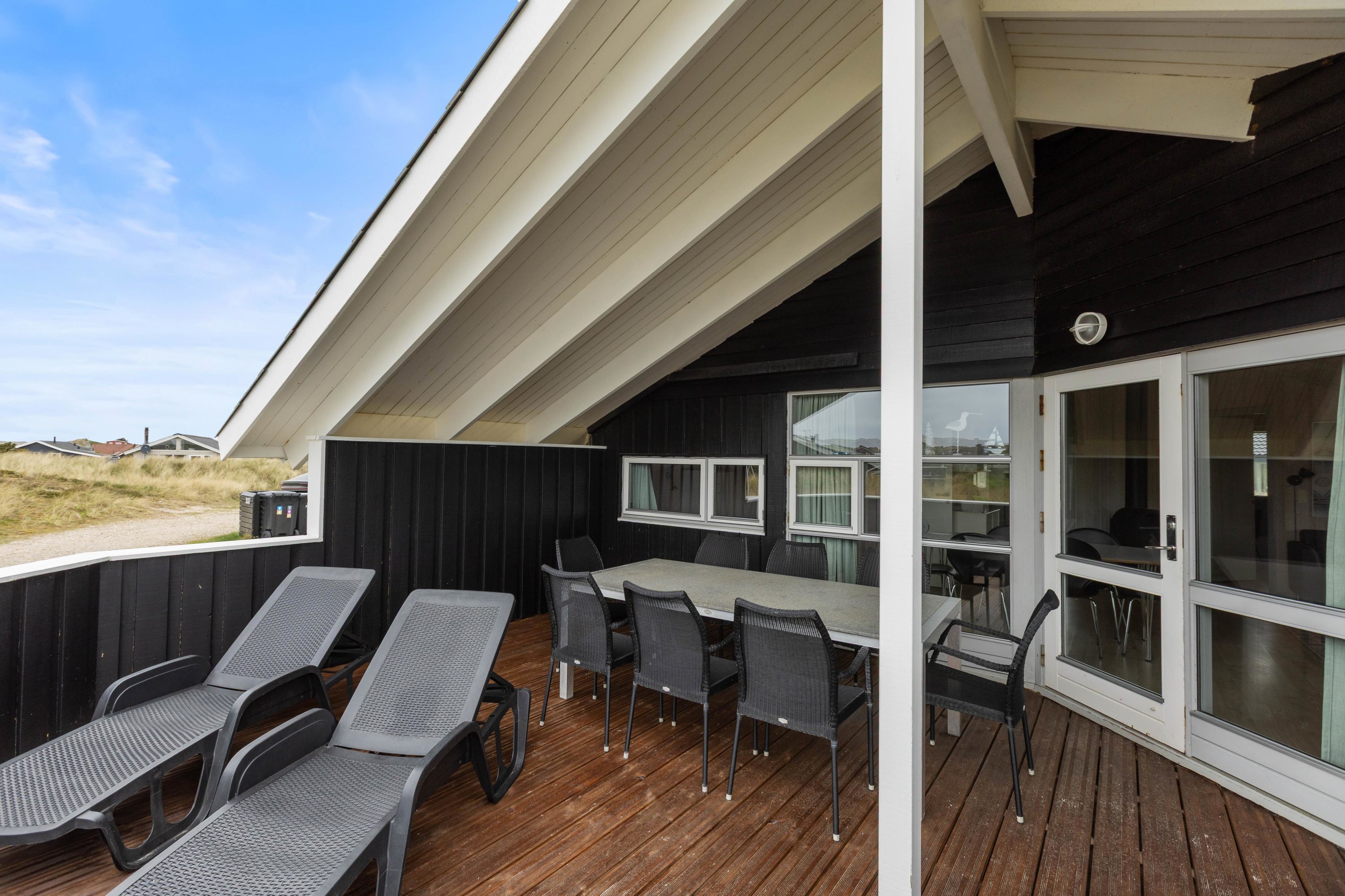 Fremhævet terrase billede i fuldskærmstilstand. Billede af Bjerregårdsvej 337, Bjerregaard, 6960 Hvide Sande