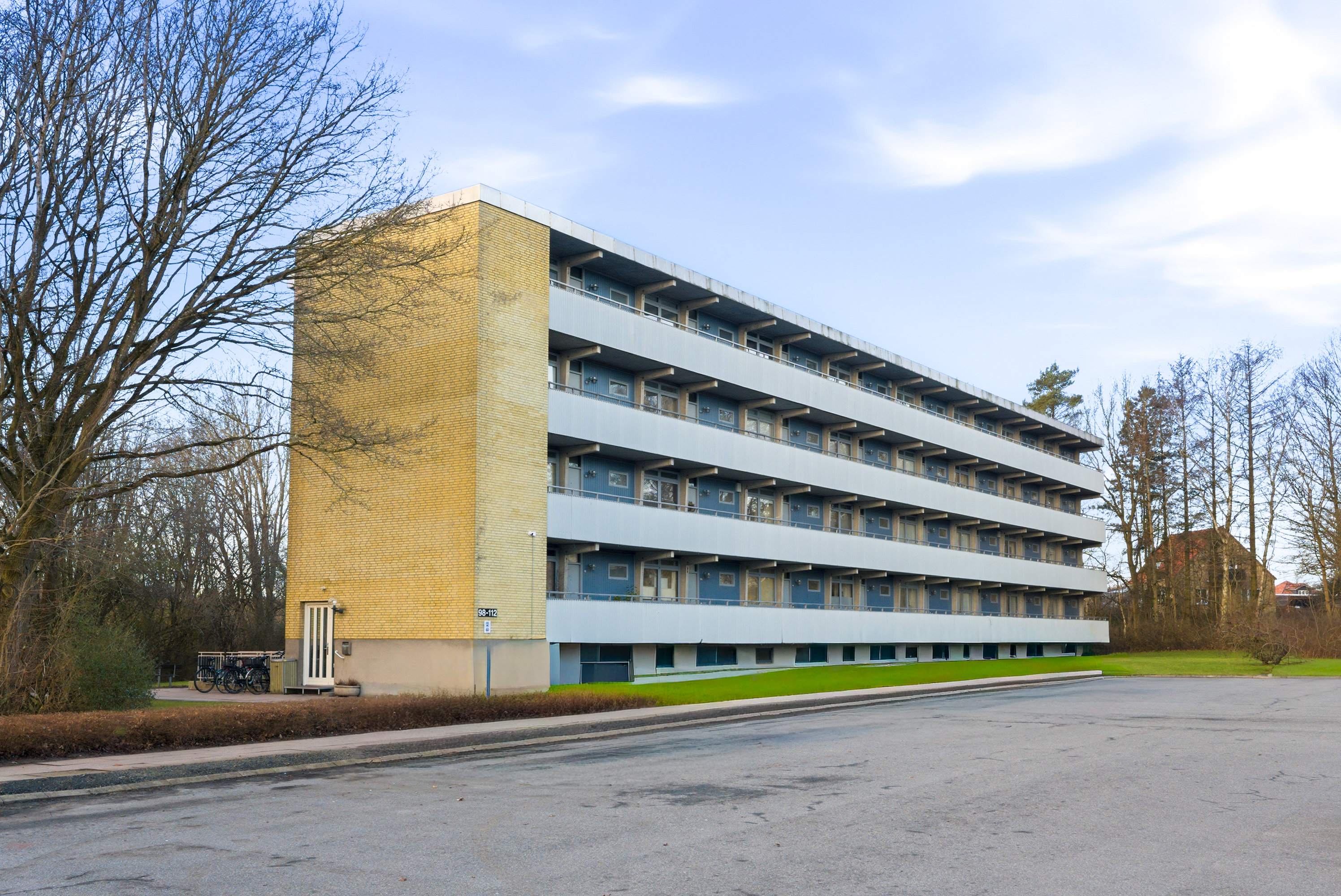 Fremhævet gårdmiljø billede i fuldskærmstilstand. Billede af Æbleparken 100, st.., Søhus, 5270 Odense N