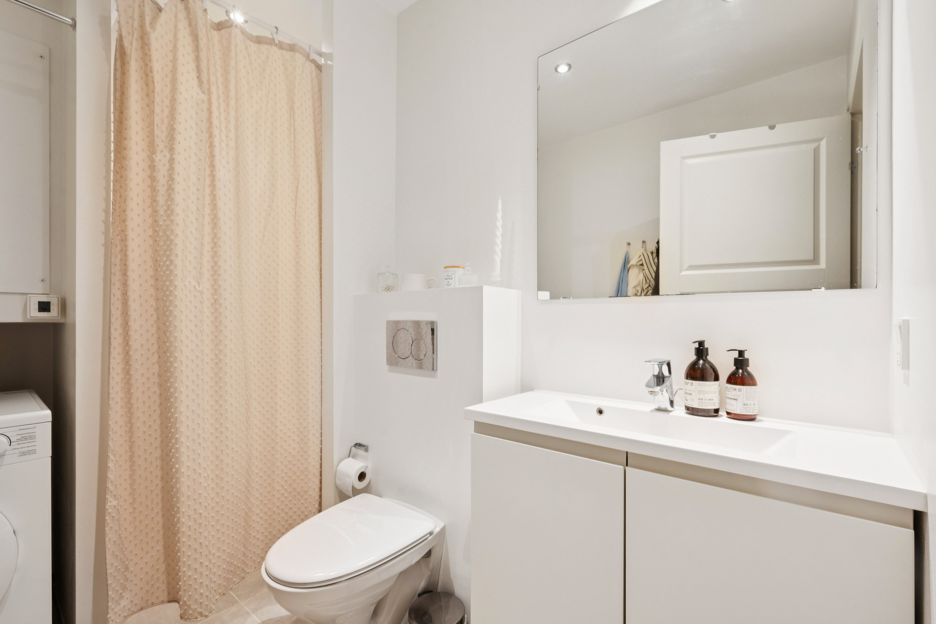 Fremhævet badeværelse billede i fuldskærmstilstand. Billede af Vester Allé 24A, st.. tv., 8000 Aarhus C