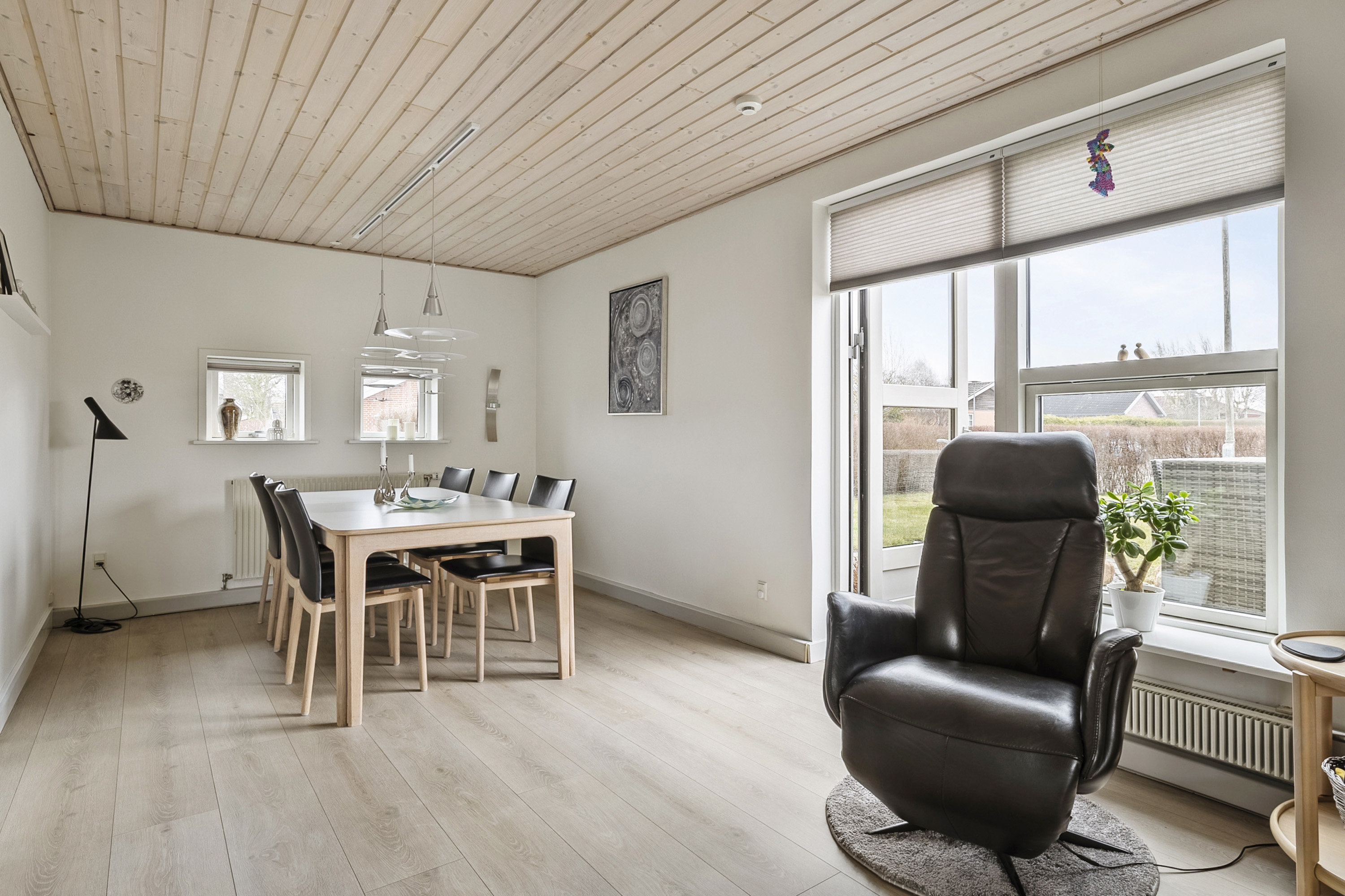 Fremhævet spisestue billede i fuldskærmstilstand. Billede af Vejsager 11, 4241 Vemmelev