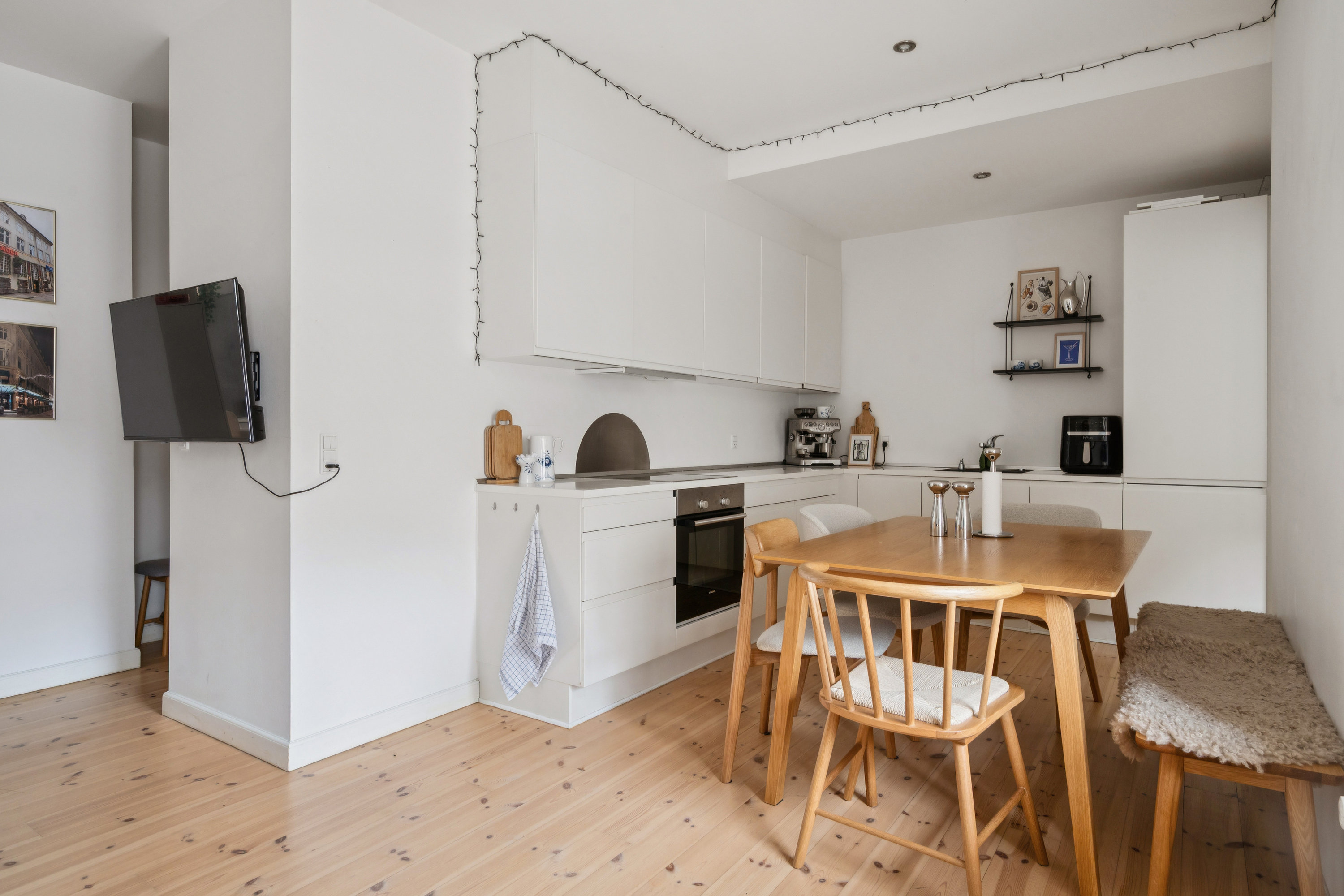 Fremhævet køkken billede i fuldskærmstilstand. Billede af Vester Allé 24A, st.. tv., 8000 Aarhus C