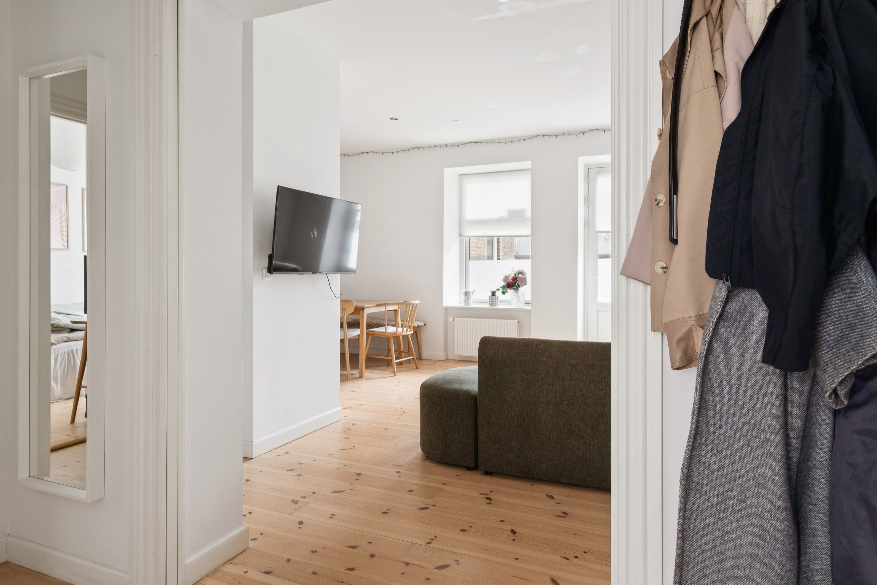 Fremhævet entré billede i fuldskærmstilstand. Billede af Vester Allé 24A, st.. tv., 8000 Aarhus C