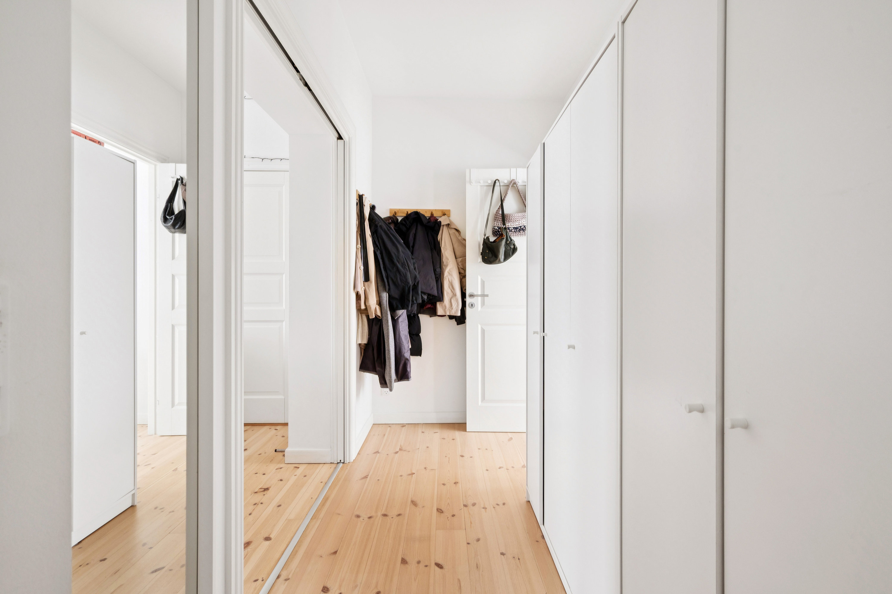 Fremhævet gang billede i fuldskærmstilstand. Billede af Vester Allé 24A, st.. tv., 8000 Aarhus C