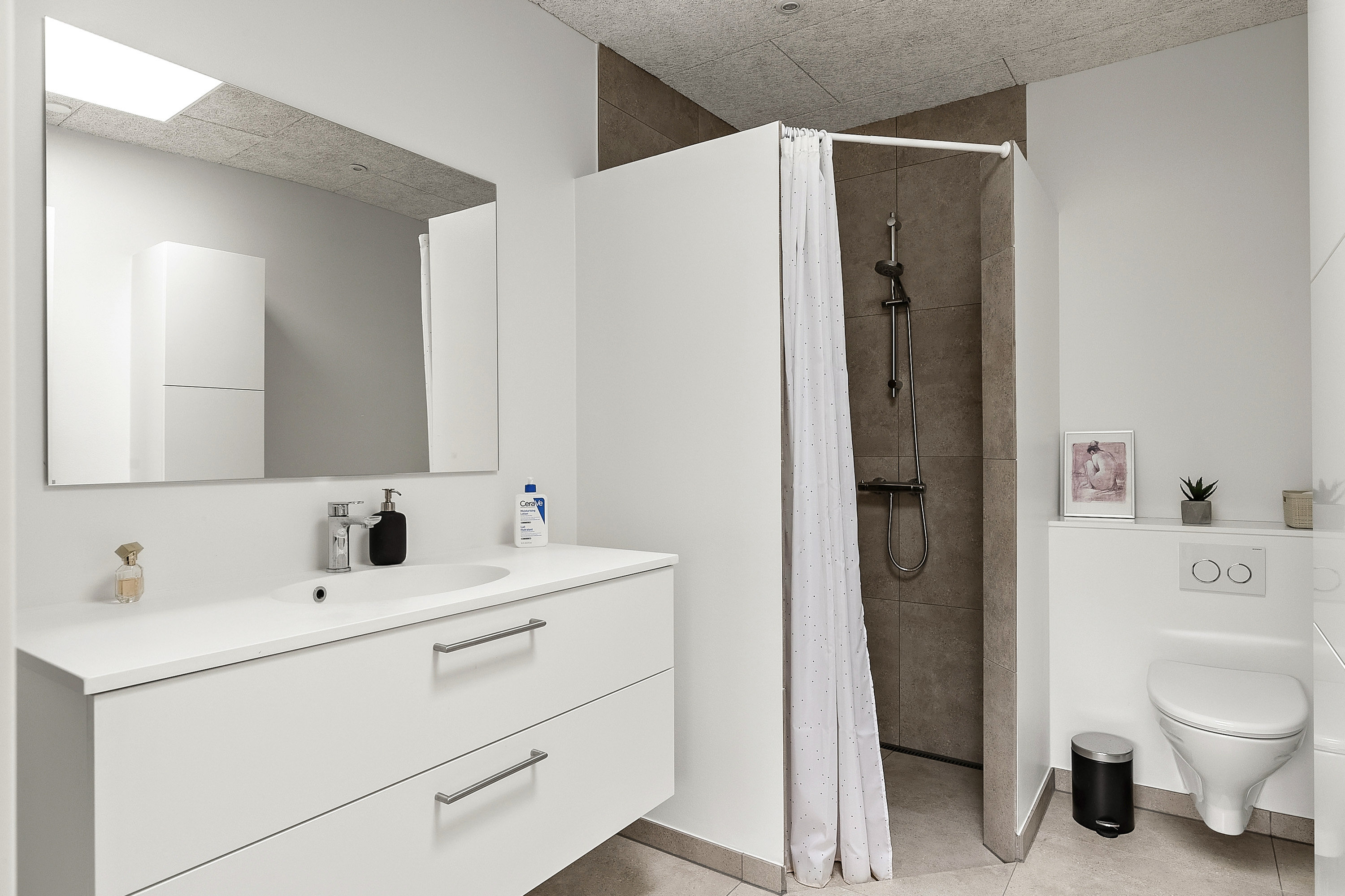 Fremhævet badeværelse billede i fuldskærmstilstand. Billede af Glentehøjen 4, Gram, 8660 Skanderborg