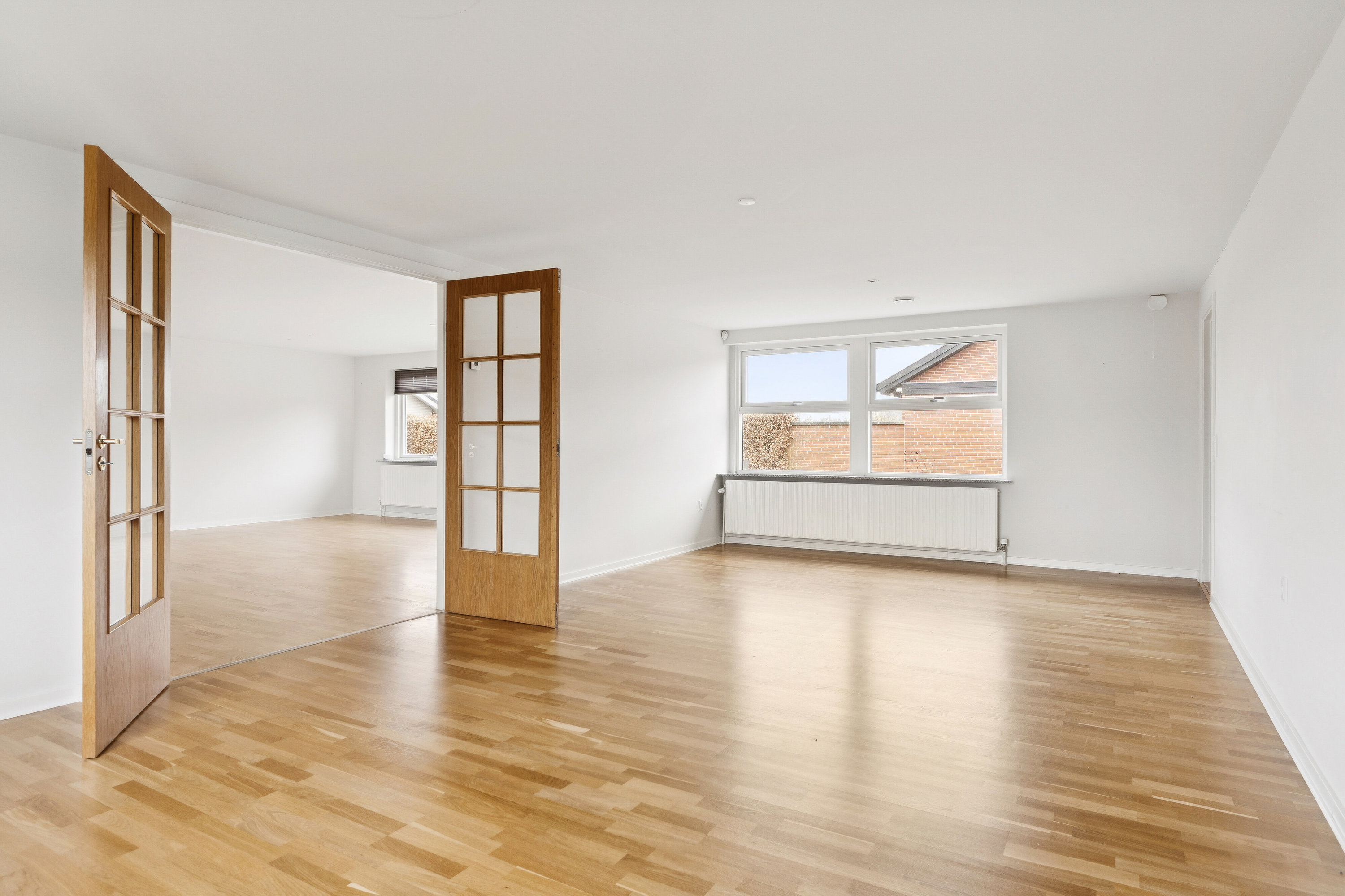 Fremhævet stue billede i fuldskærmstilstand. Billede af Jens Holdgaards Vej 75, 7430 Ikast