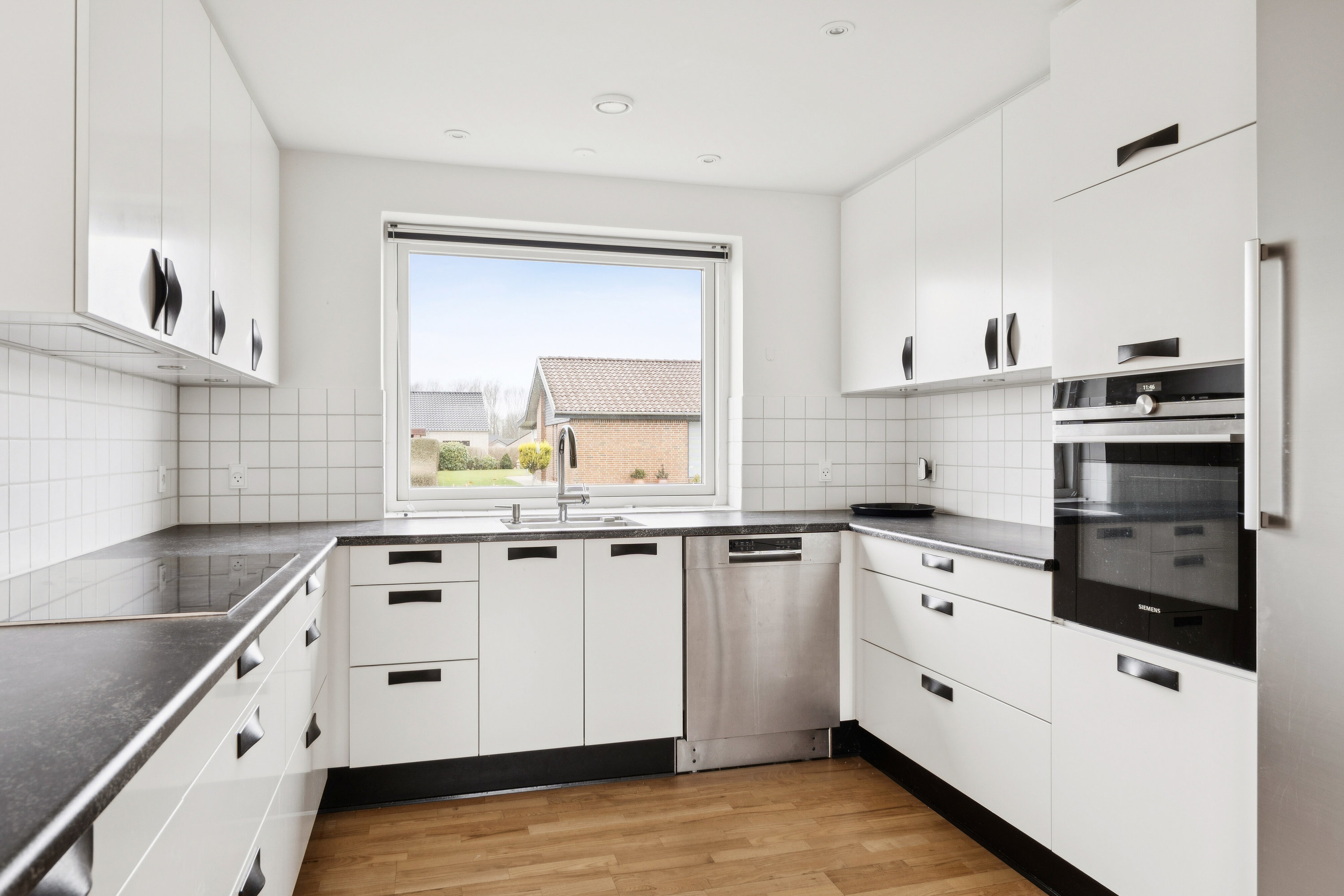 Fremhævet køkken billede i fuldskærmstilstand. Billede af Jens Holdgaards Vej 75, 7430 Ikast