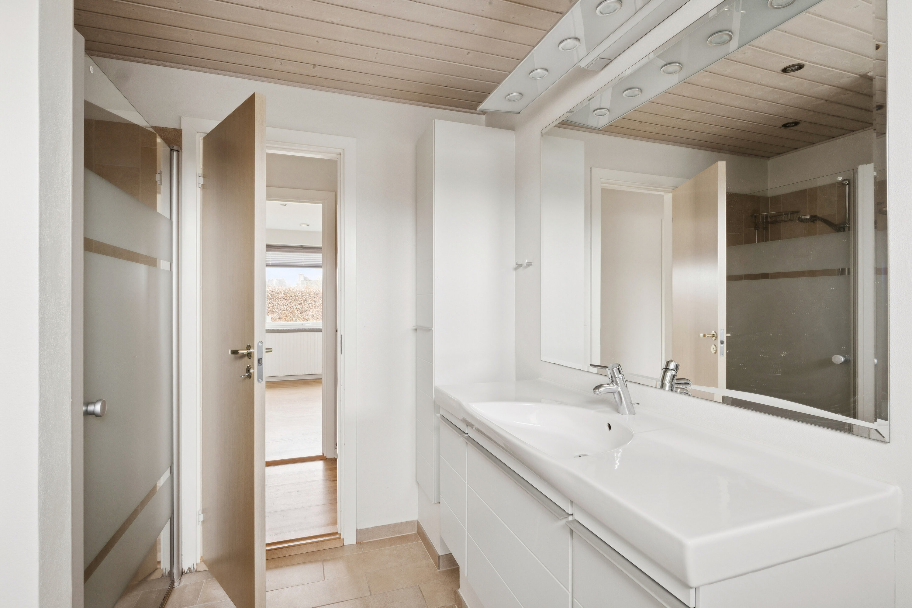 Fremhævet badeværelse billede i fuldskærmstilstand. Billede af Jens Holdgaards Vej 75, 7430 Ikast