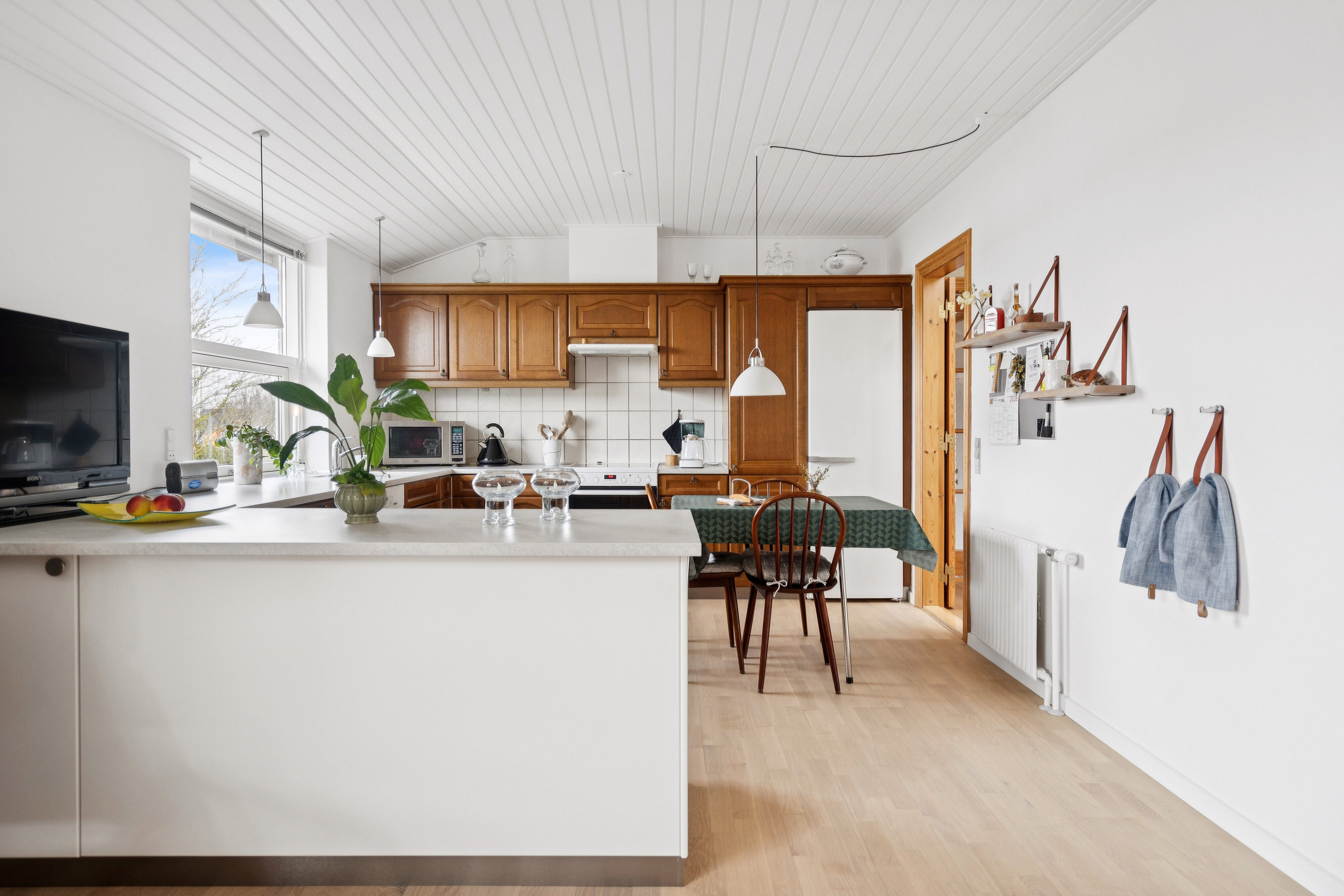 Fremhævet køkken billede i fuldskærmstilstand. Billede af Åkandevej 3, 9800 Hjørring