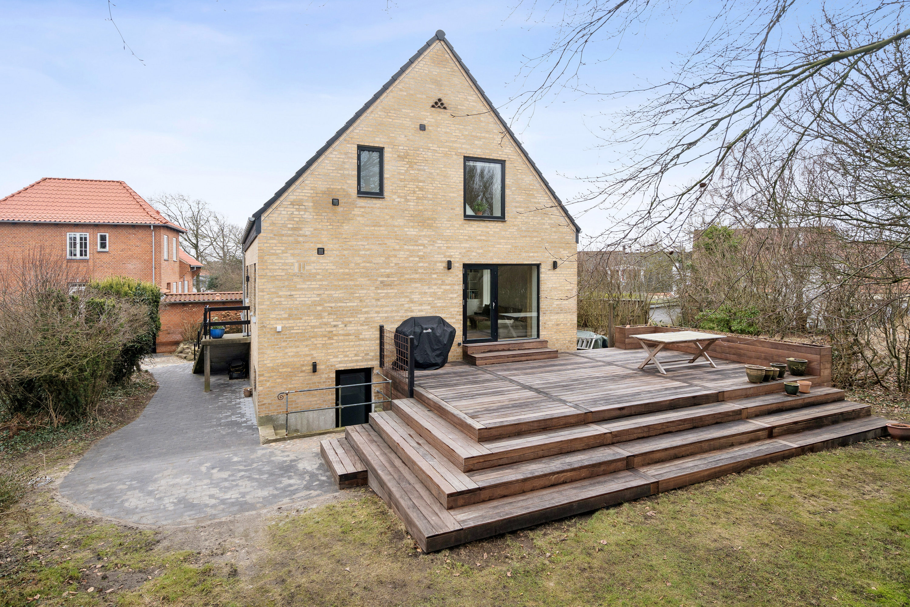 Fremhævet udendørs billede i fuldskærmstilstand. Billede af Græsvangen 3, 9800 Hjørring