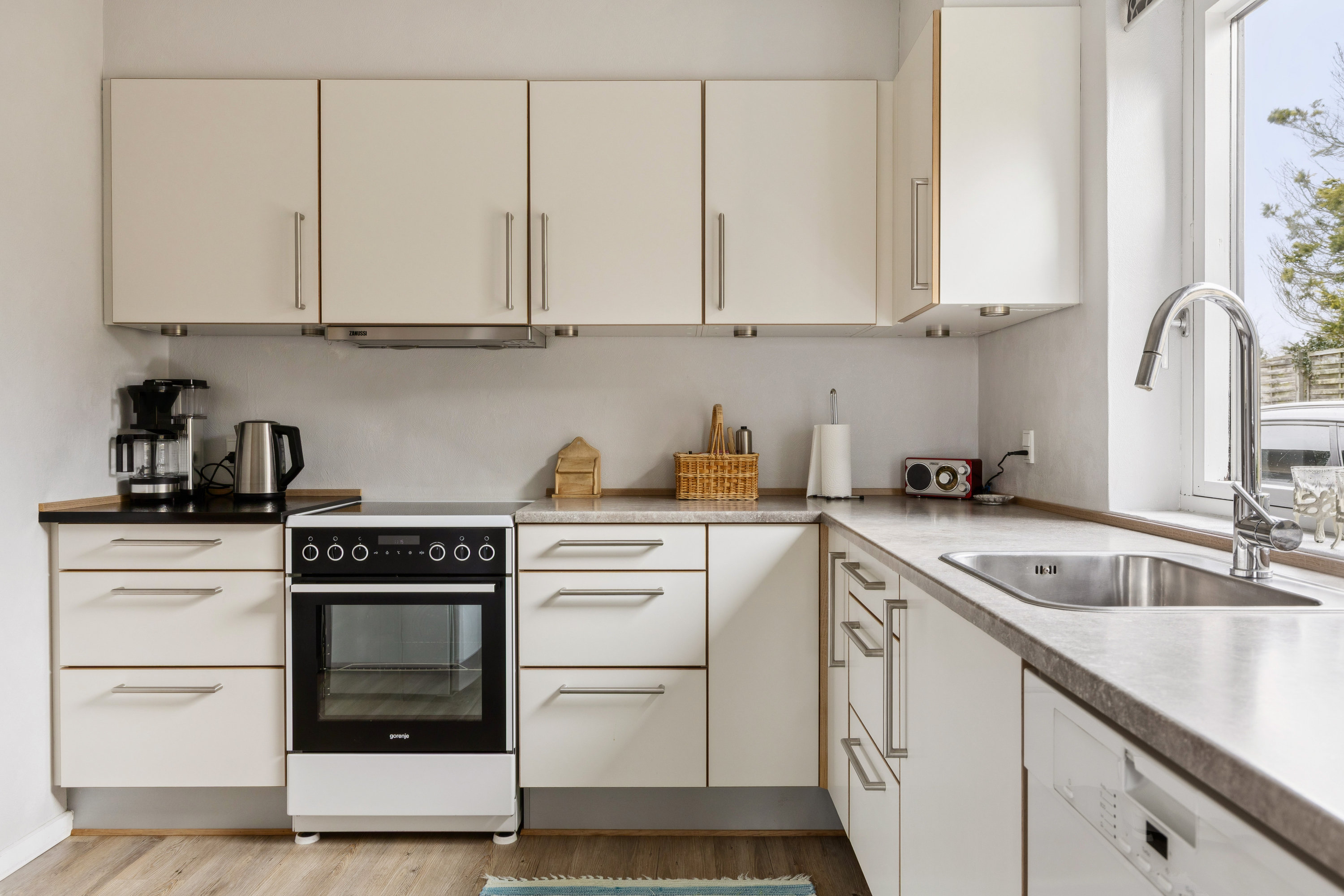 Fremhævet køkken billede i fuldskærmstilstand. Billede af Solbakkevej 2, 4520 Svinninge