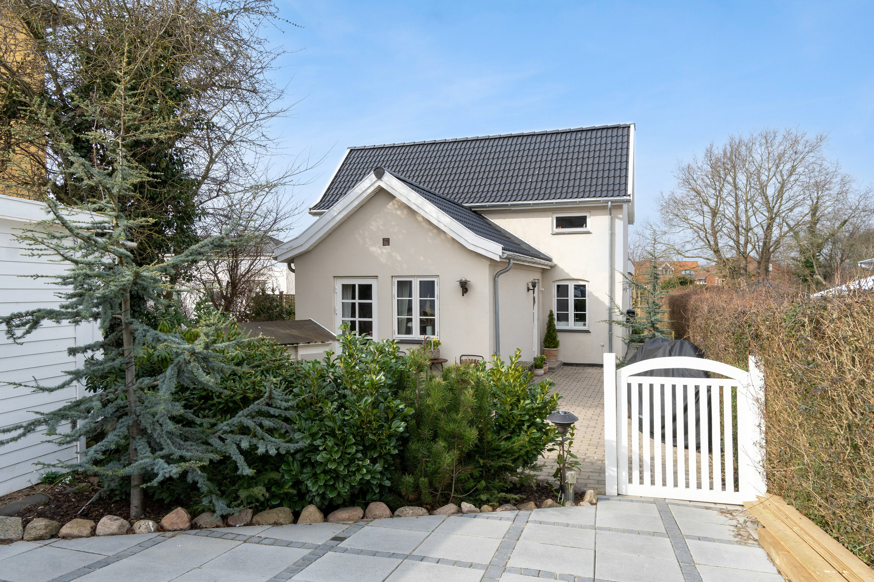 Fremhævet set fra vejen billede i fuldskærmstilstand. Billede af Rolighedsvej 27, 4200 Slagelse