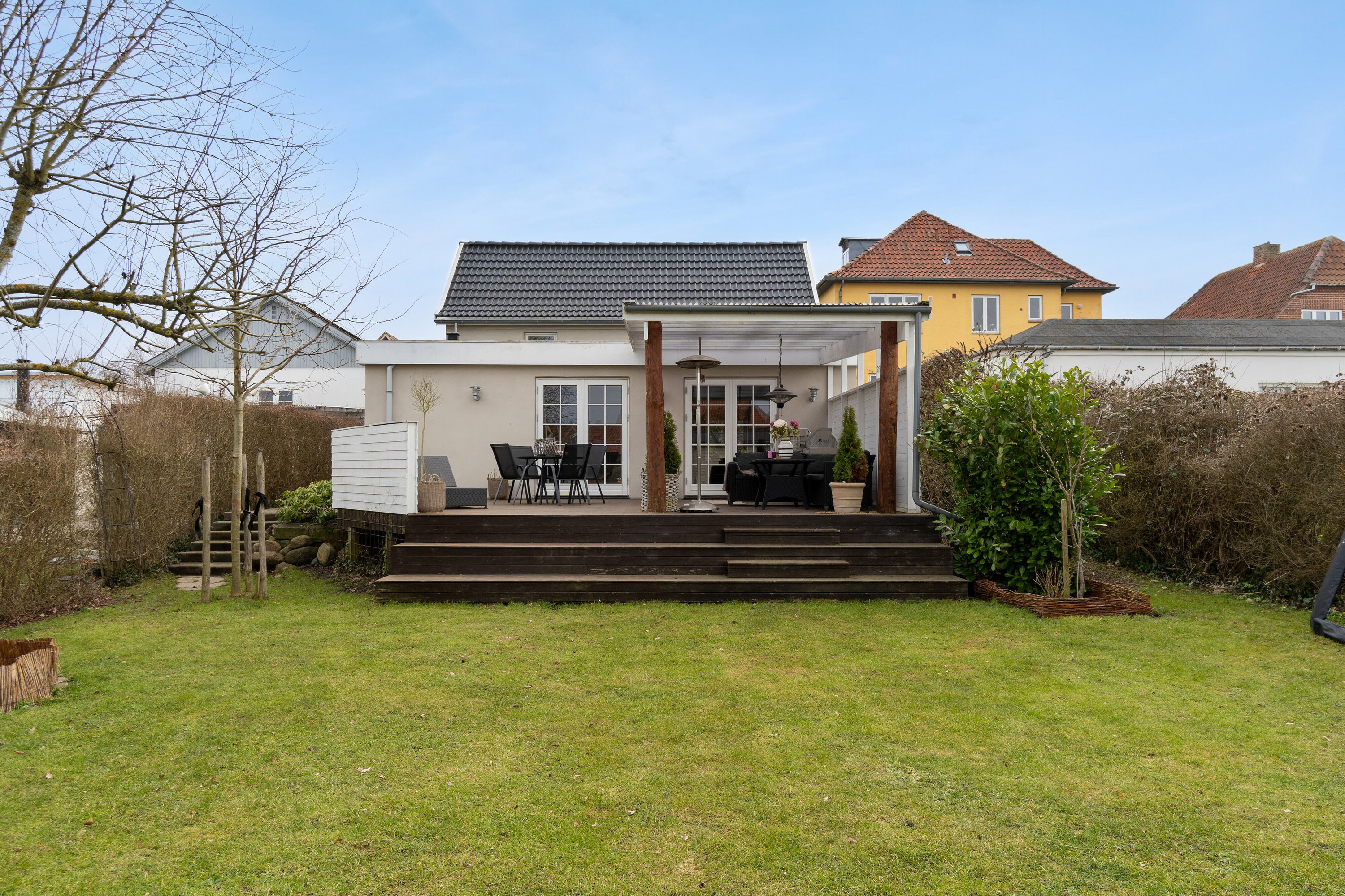 Fremhævet set fra haven billede i fuldskærmstilstand. Billede af Rolighedsvej 27, 4200 Slagelse