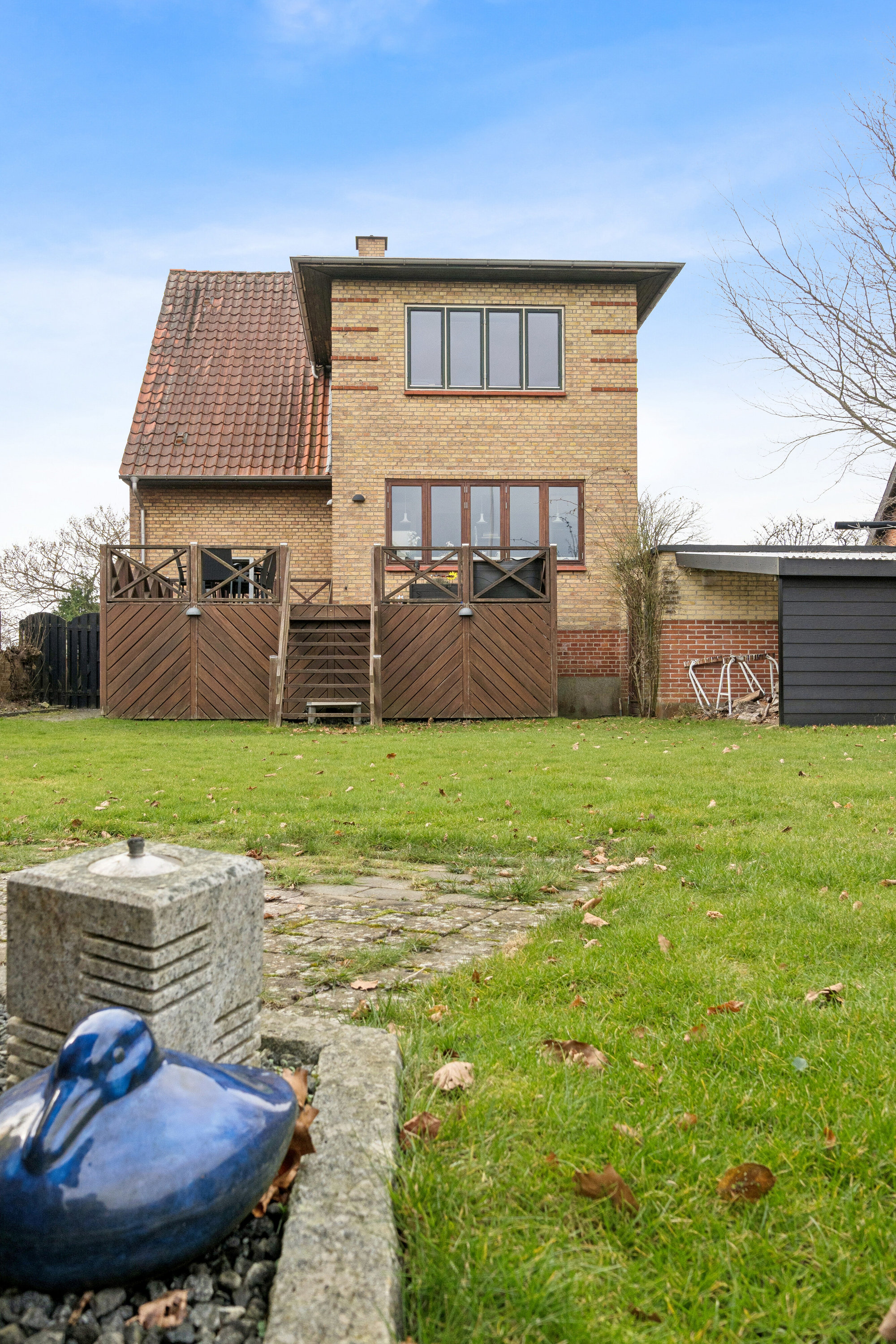 Fremhævet set fra haven billede i fuldskærmstilstand. Billede af Svendborgvej 12, 5750 Ringe