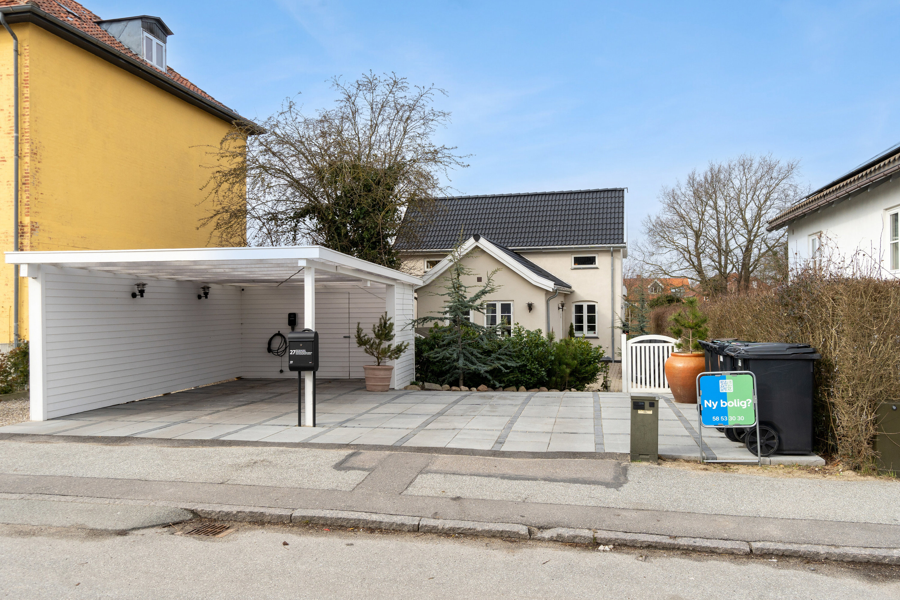 Fremhævet set fra vejen billede i fuldskærmstilstand. Billede af Rolighedsvej 27, 4200 Slagelse