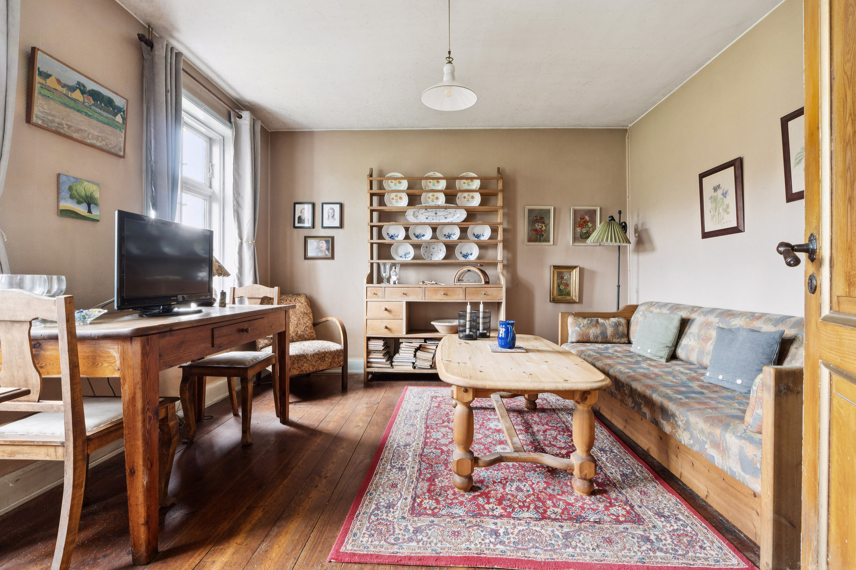 Fremhævet stue billede i fuldskærmstilstand. Billede af Vesterhusevej 7, Vesterhuse, 5953 Tranekær